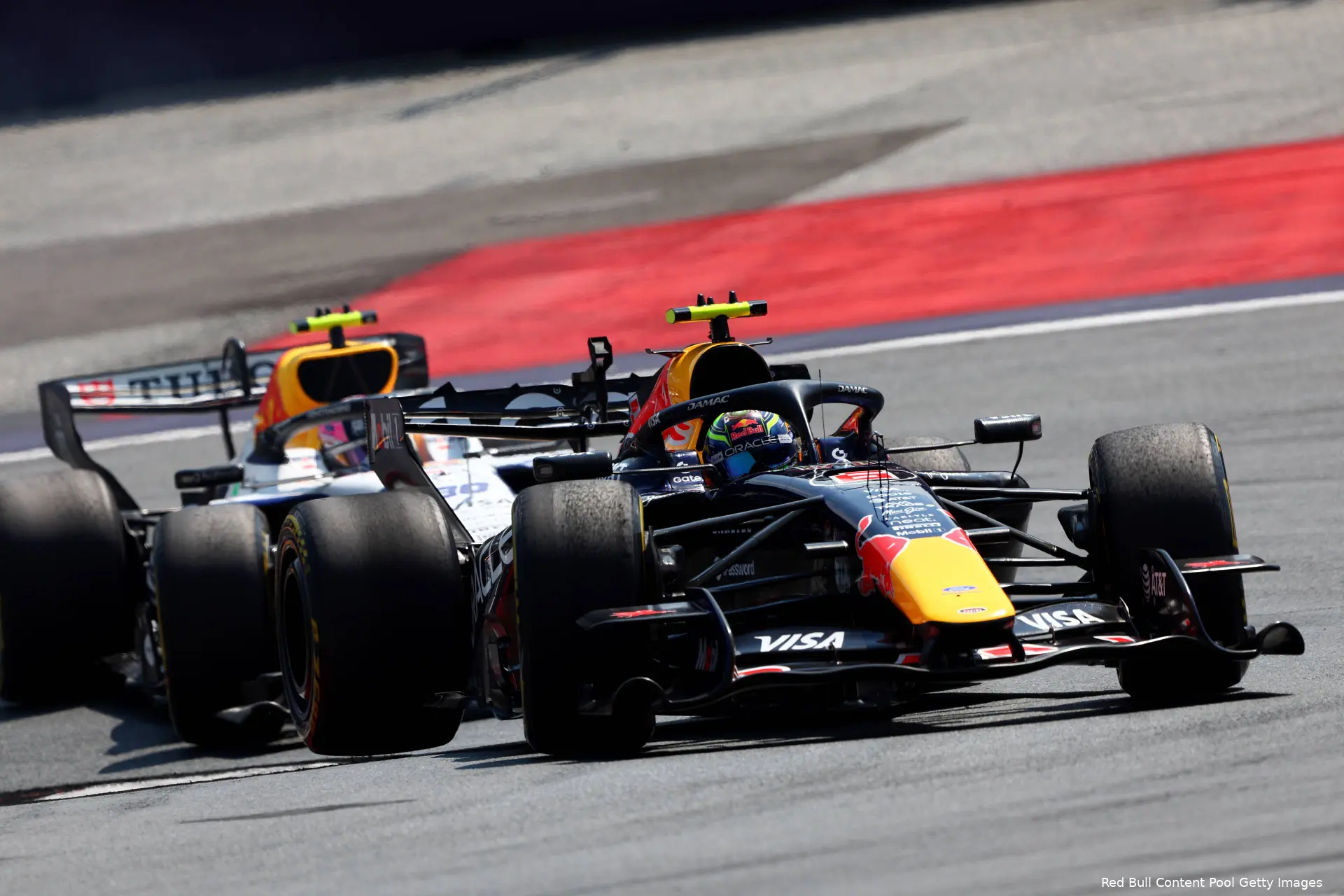 isack-hadjar-red-bull-racing-gp-oostenrijk-2026-zondag-liam-lawson-2