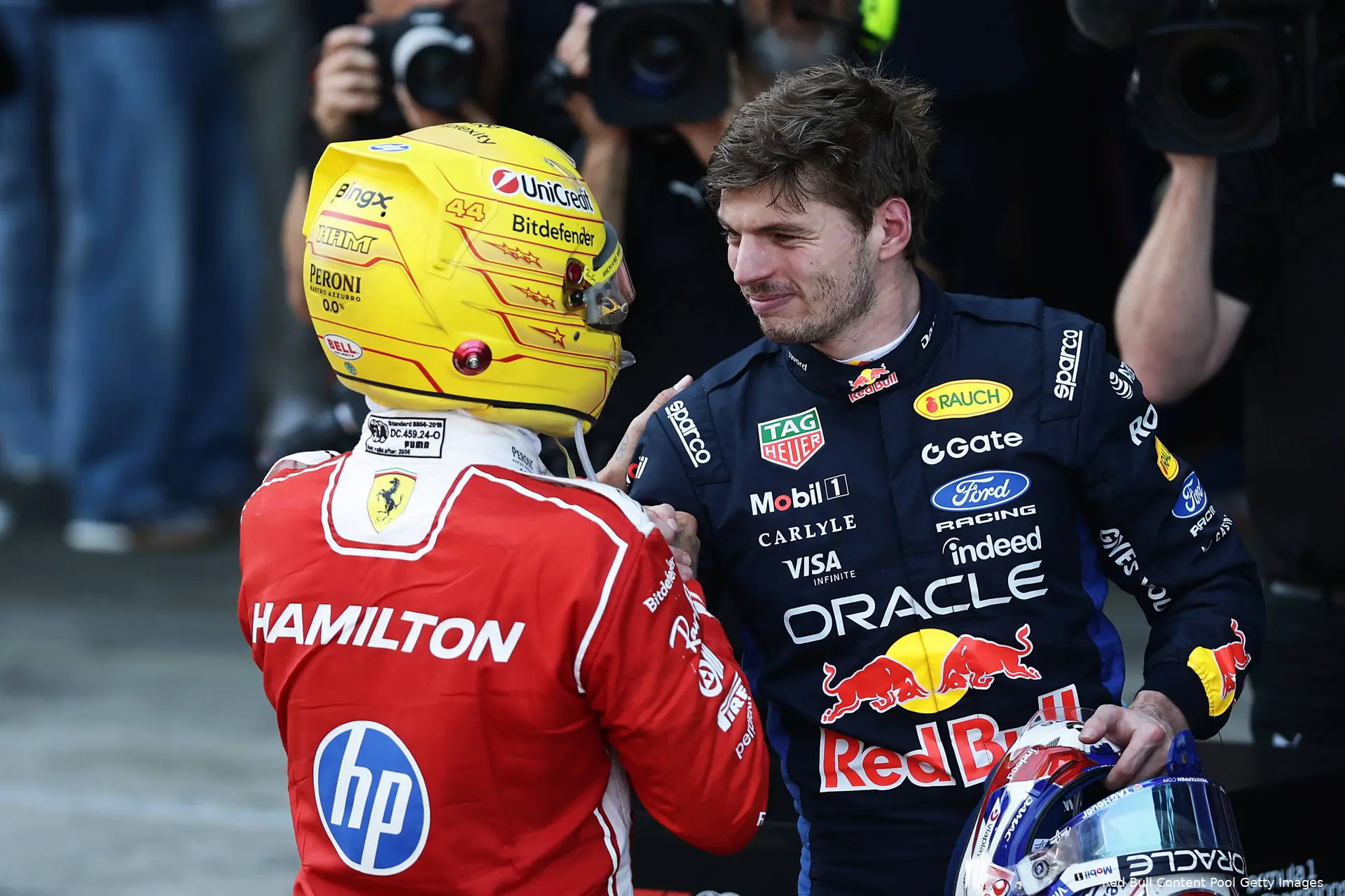 max-verstappen-red-bull-racing-ferrari-lewis-hamilton-gp-barcelona-catalonie-2026-zondag