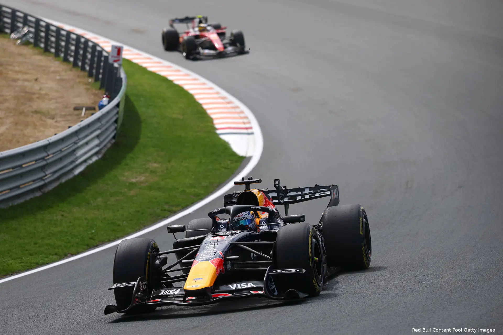max-verstappen-red-bull-racing-gp-nederland-2026-zaterdag-ferrari