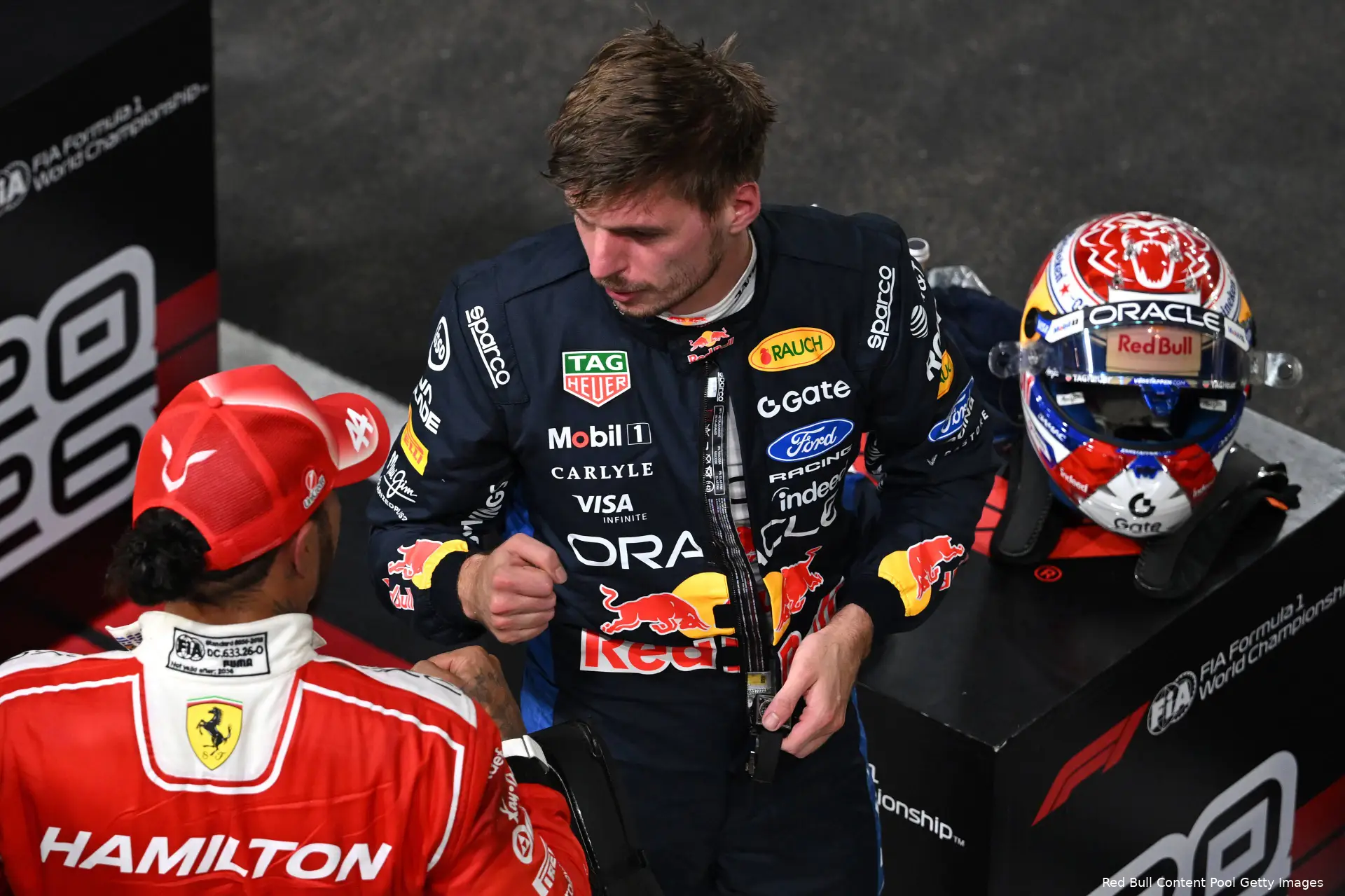 max-verstappen-red-bull-racing-gp-singapore-2026-zaterdag-poleposition-ferrari-lewis-hamilton