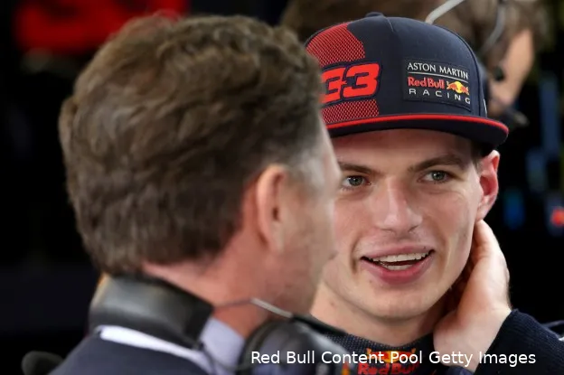 Verstappen lachend met Horner