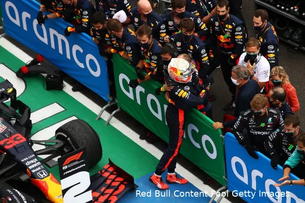 Red Bull monteurs Verstappen Hongarije
