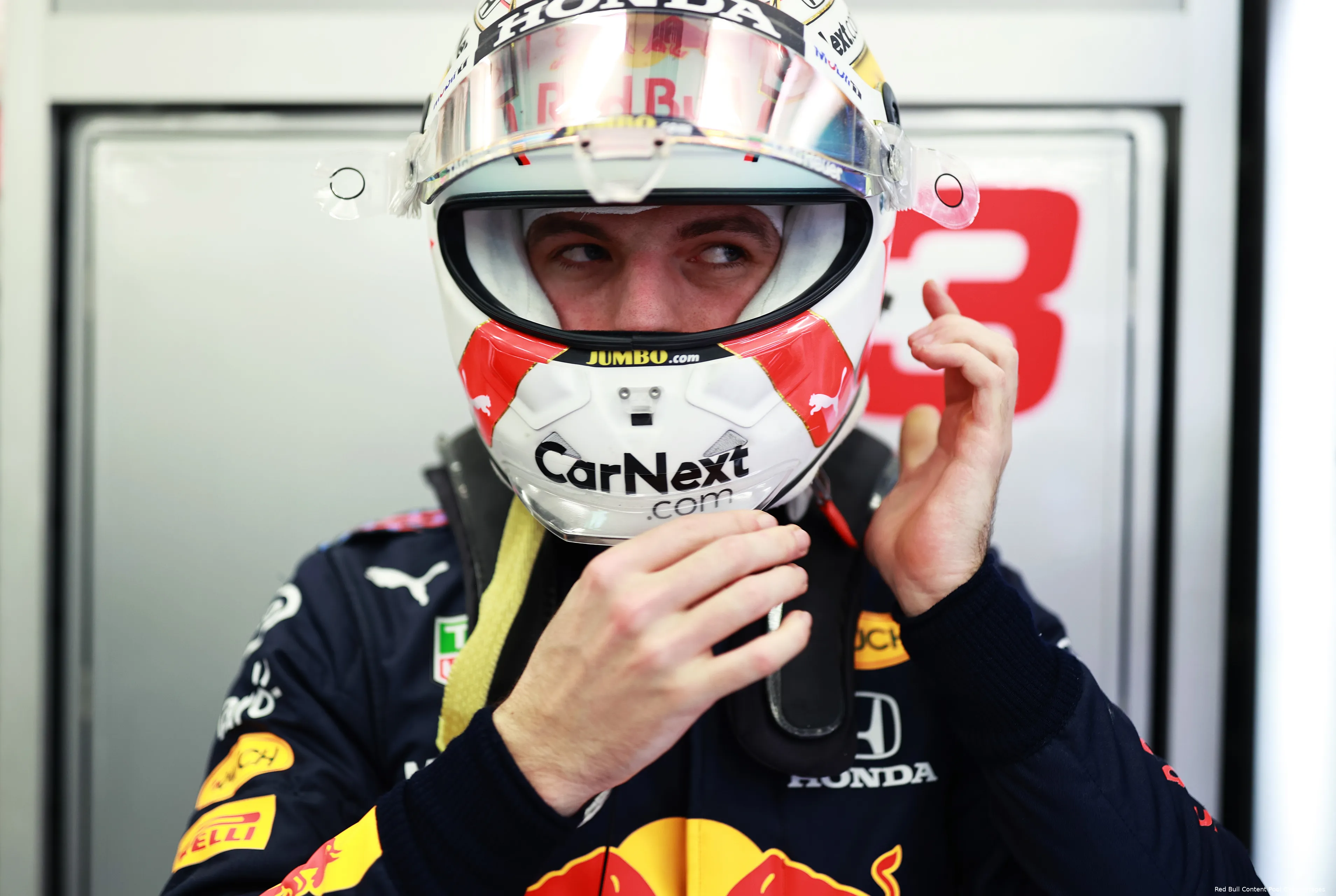Max Verstappen Bahrein Red Bull Helm