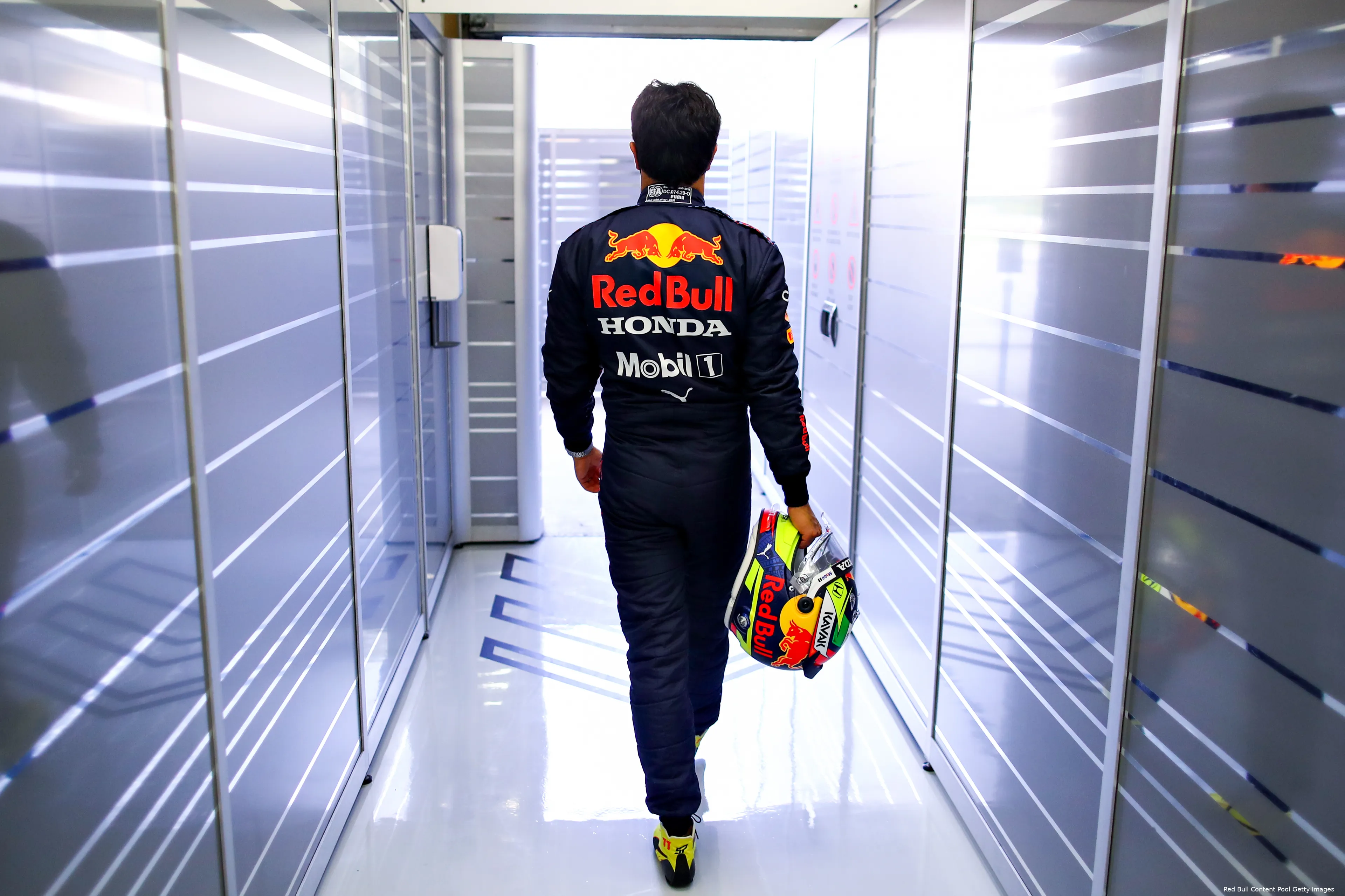 Sergio Perez rug Bahrein