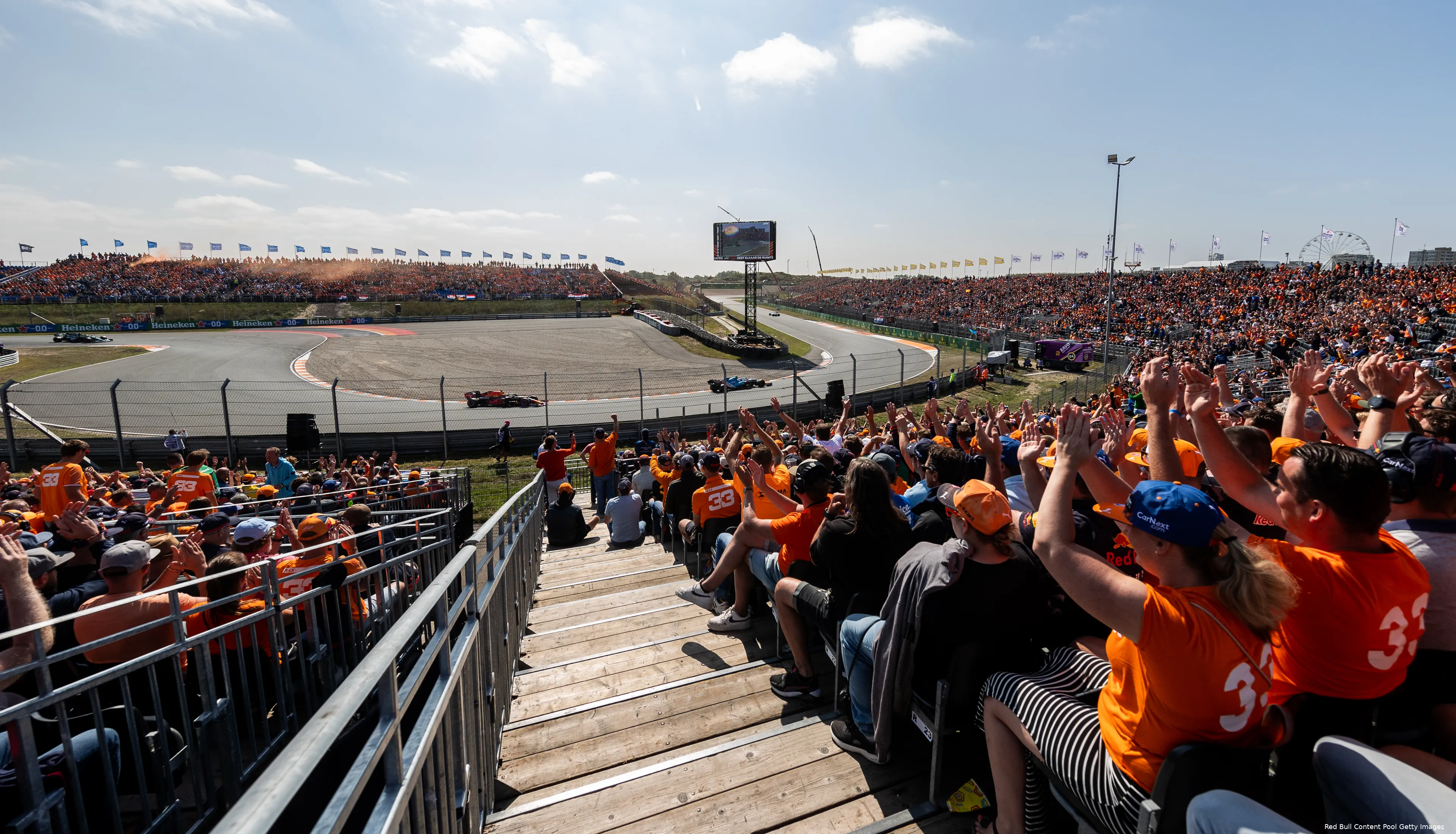 max verstappen zandvoort dutch gp red bull fans tribune oranje