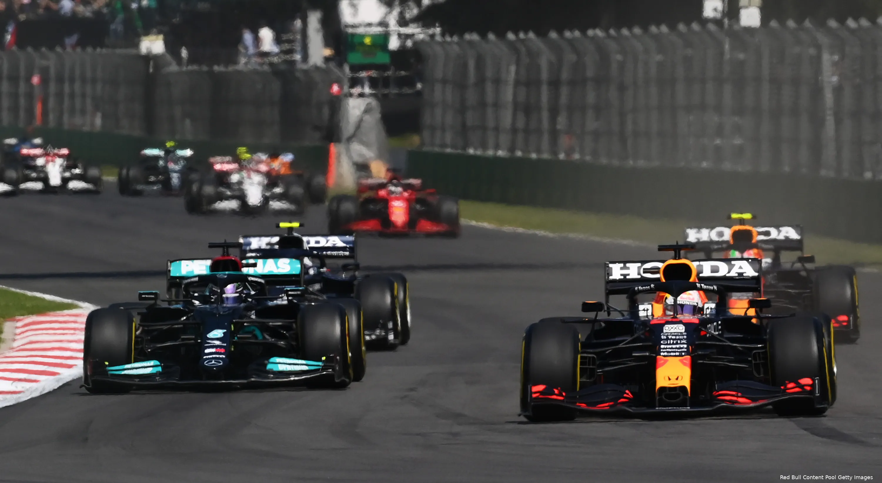 verstappen hamilton bottas mexico bocht 1 max
