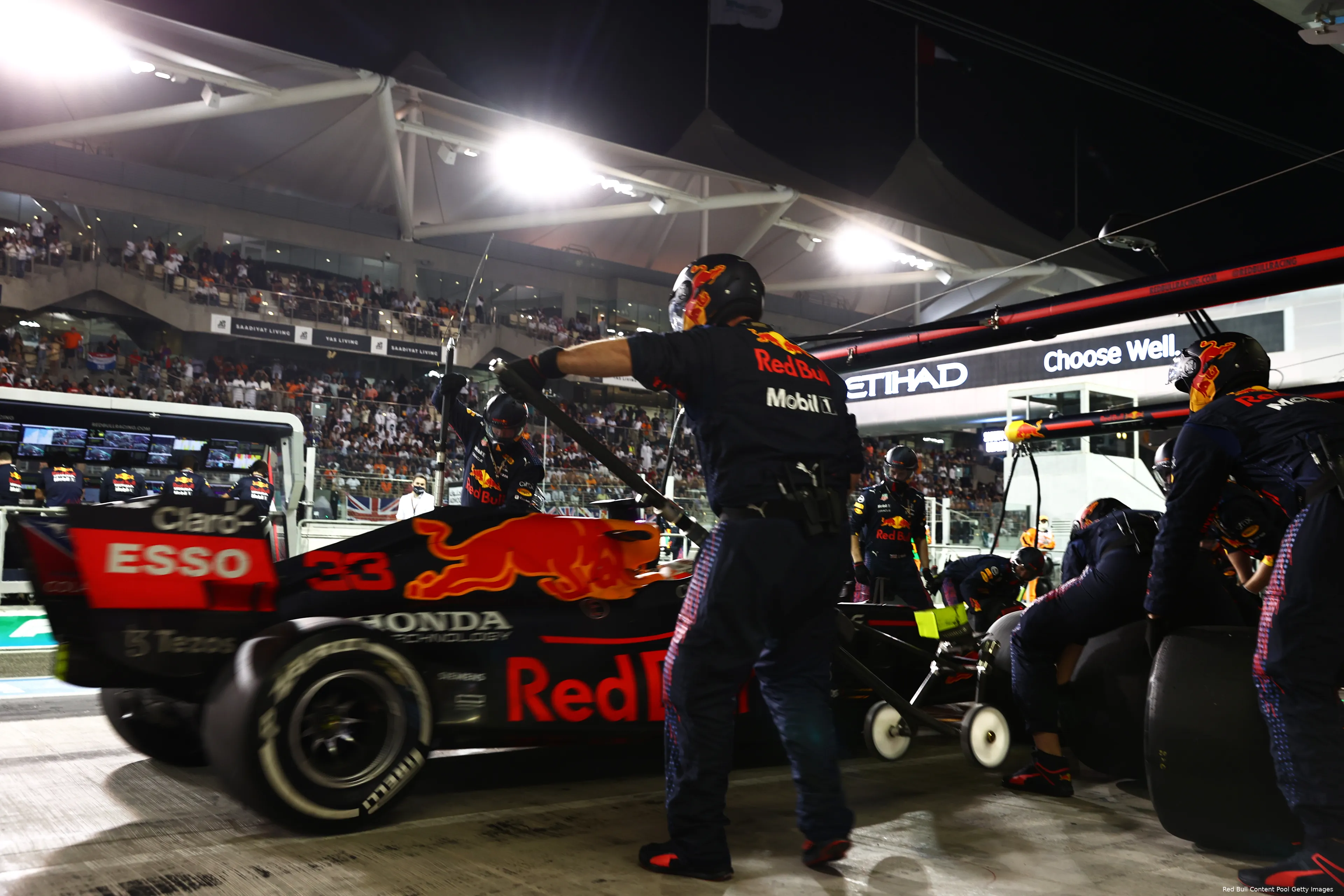 Max Verstappen Red Bull pitbox
