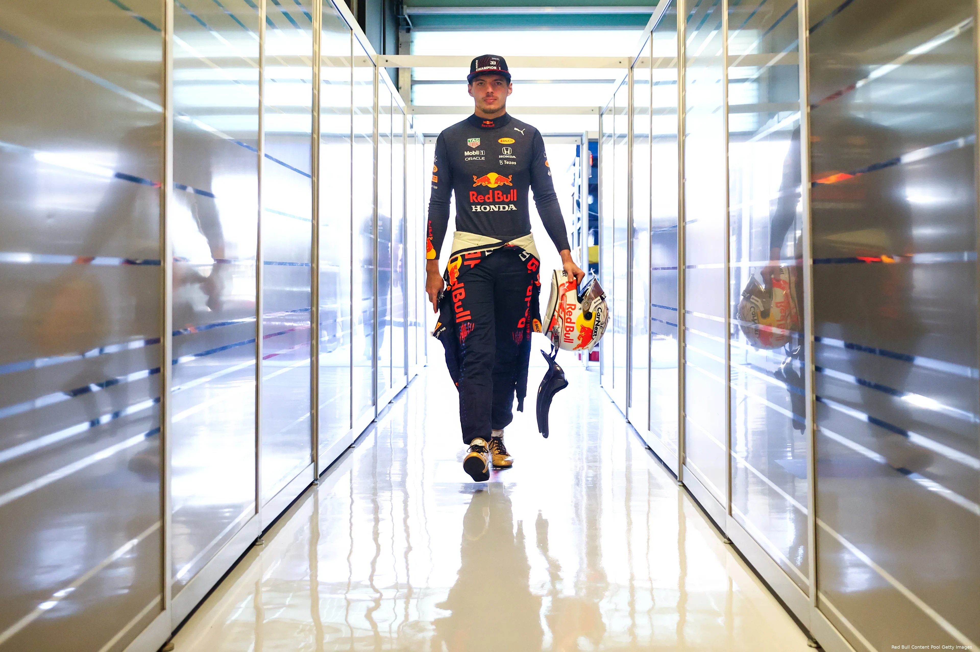 SI202112140114 hires jpeg 24bit rgb