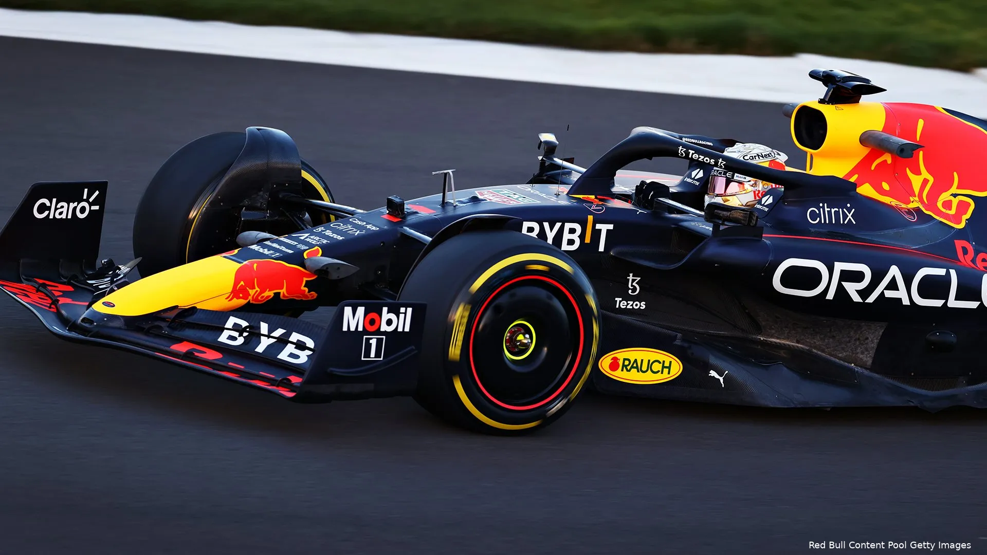 RB18 Max Verstappen