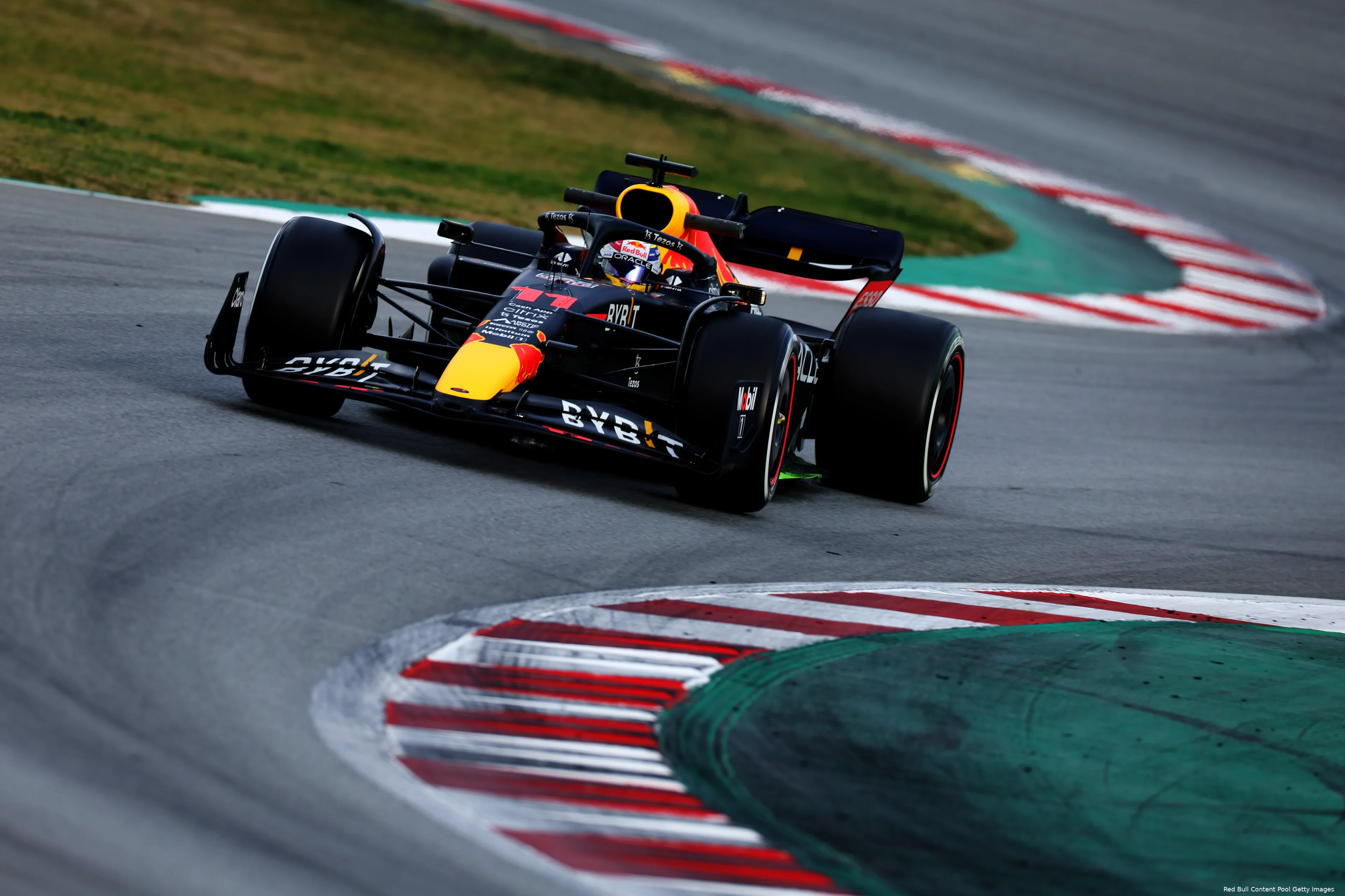 Sergio Pérez RB18 Red Bull Racing Test Barcelona