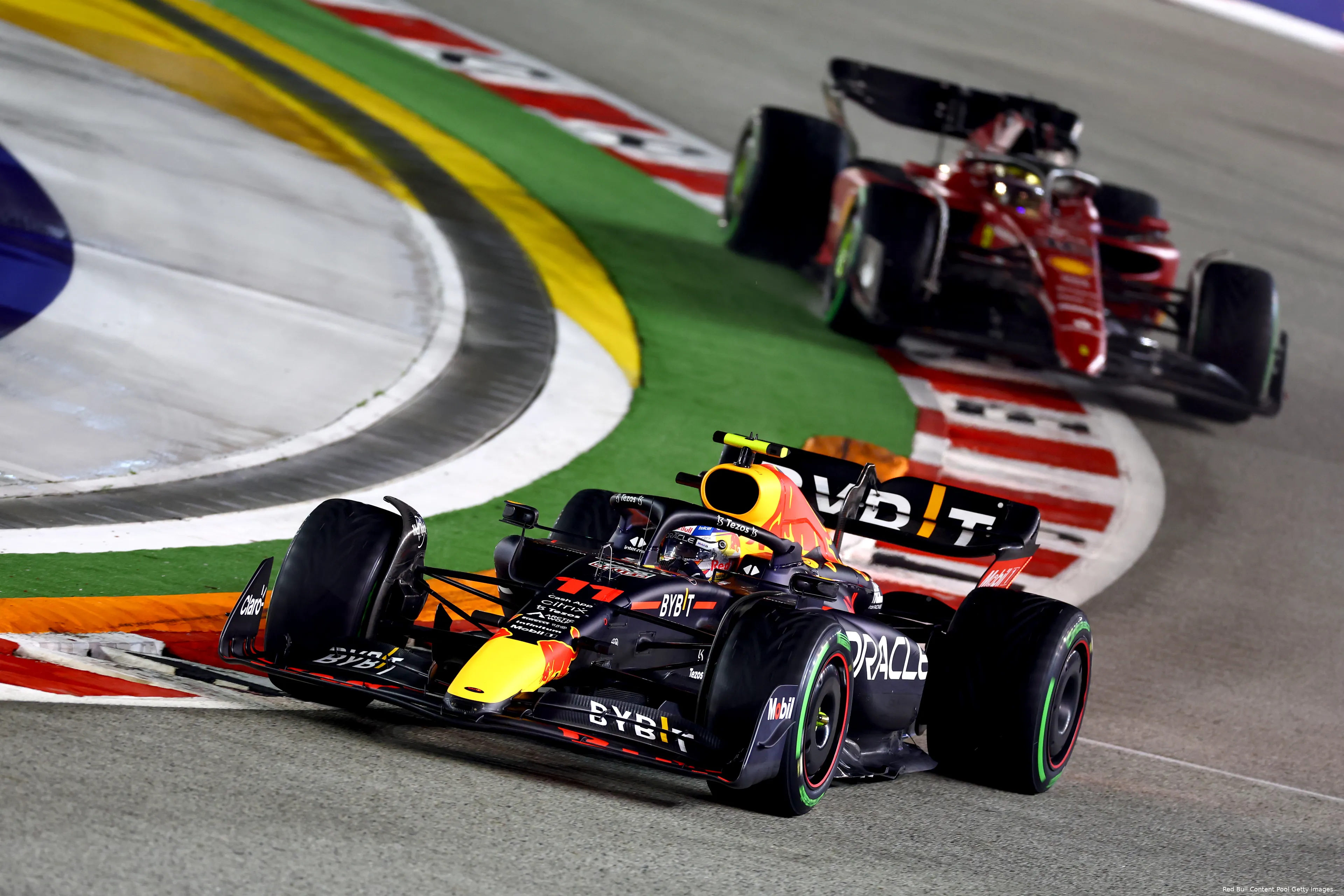 sergio perez charles leclerc rb18 f1 75 red bull racing ferrari gp singapore 2022