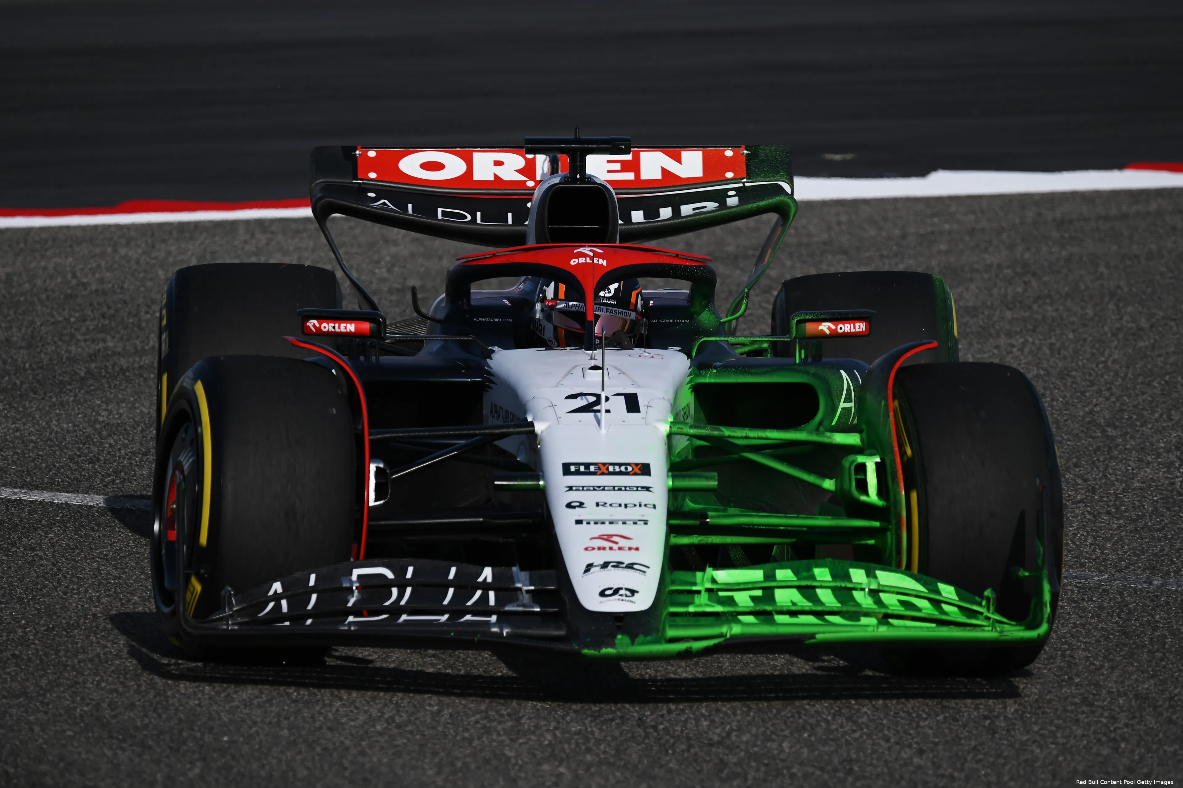 nyck de vries at04 alphatauri f1 testing bahrein 2023