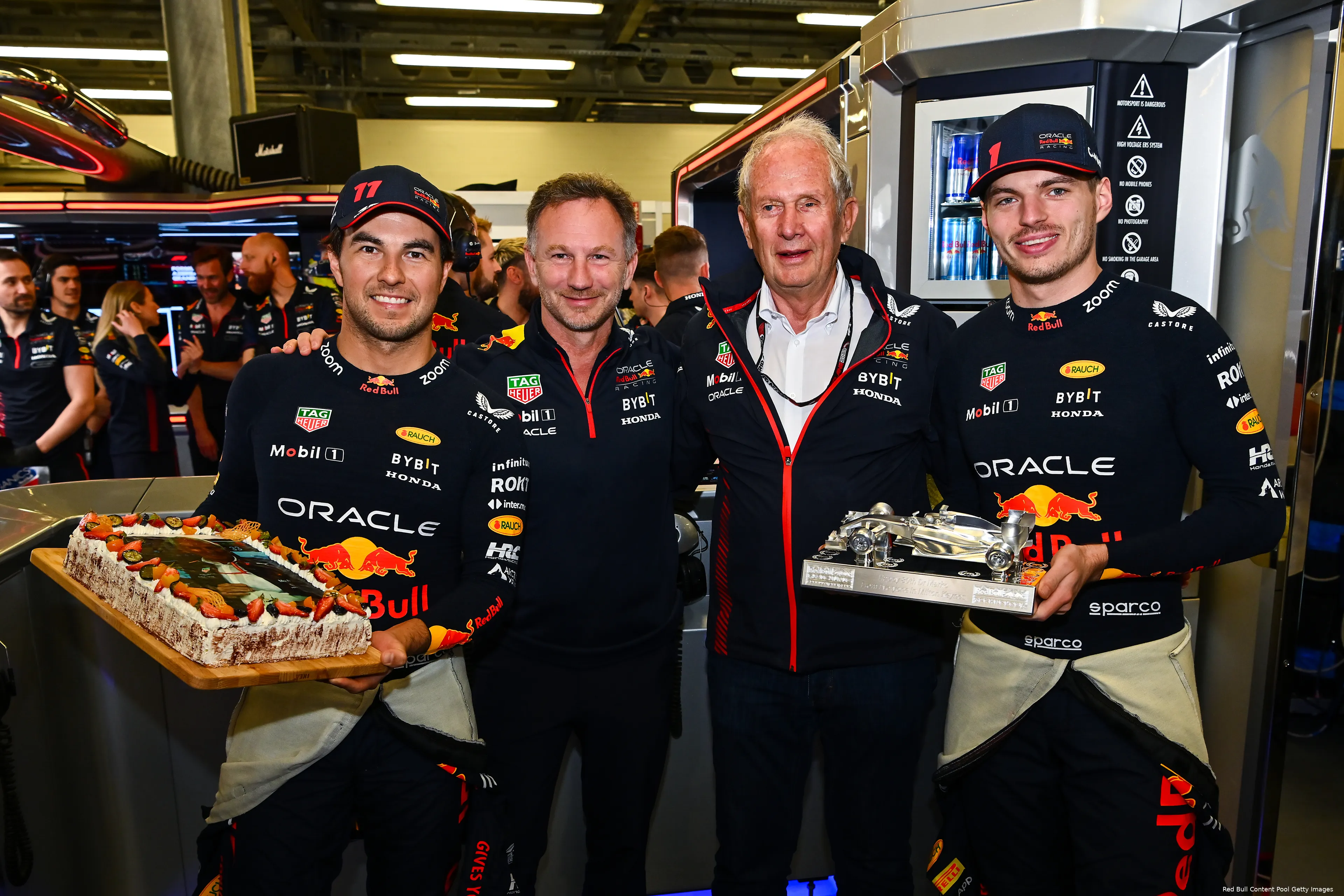 christian horner sergio perez helmut marko max verstappen red bull racing f1 gp azerbeidzjan 2023