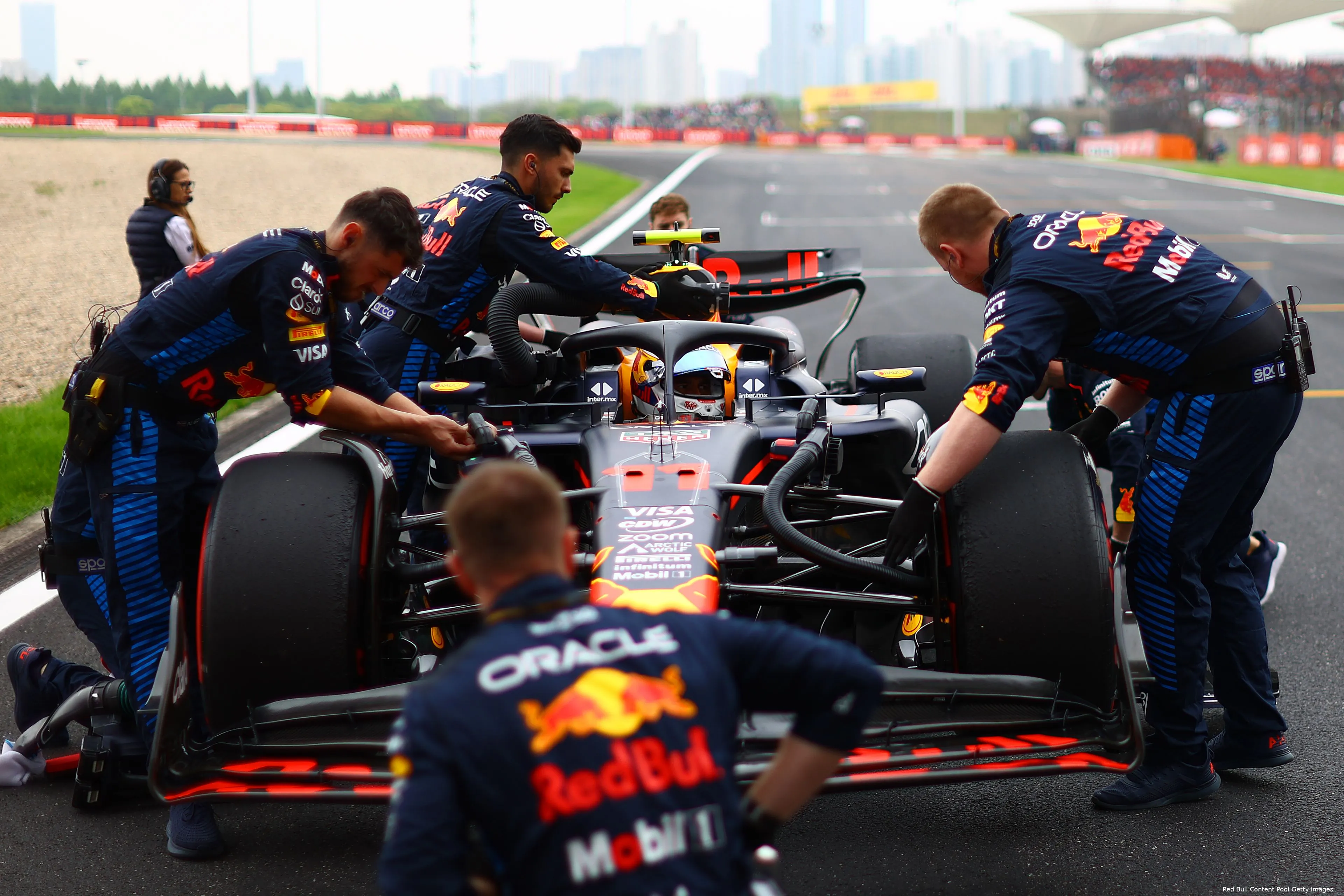 china sergio perez red bull racing rb20 monteurs