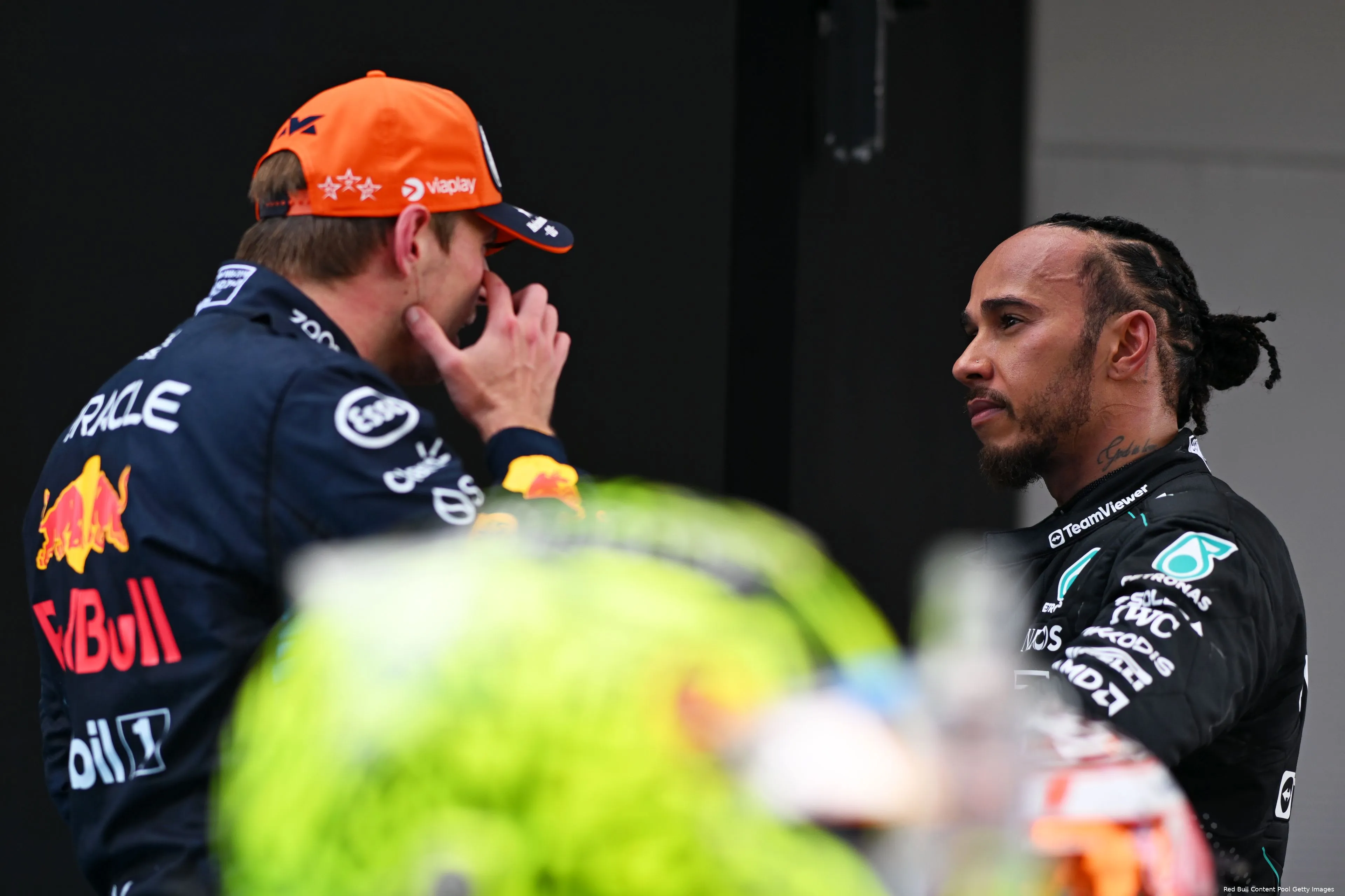 max verstappen spanje win grappig lewis hamilton perscofnerentie
