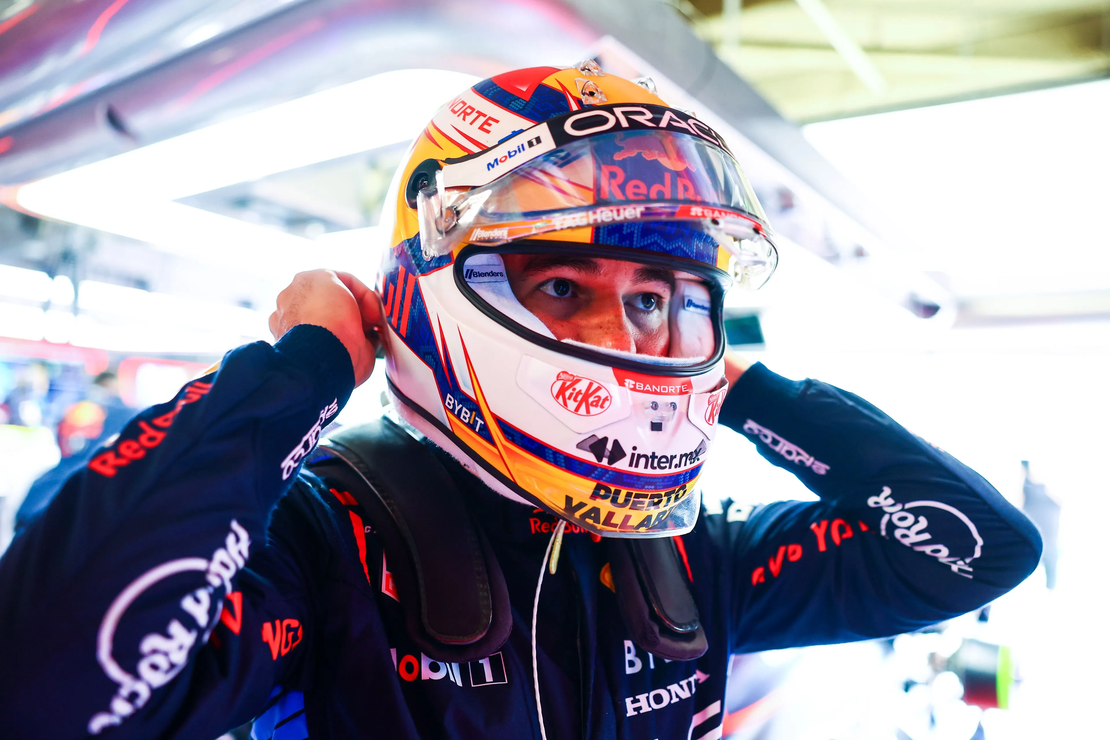 sergio perez red bull racing canada 1 helm 1