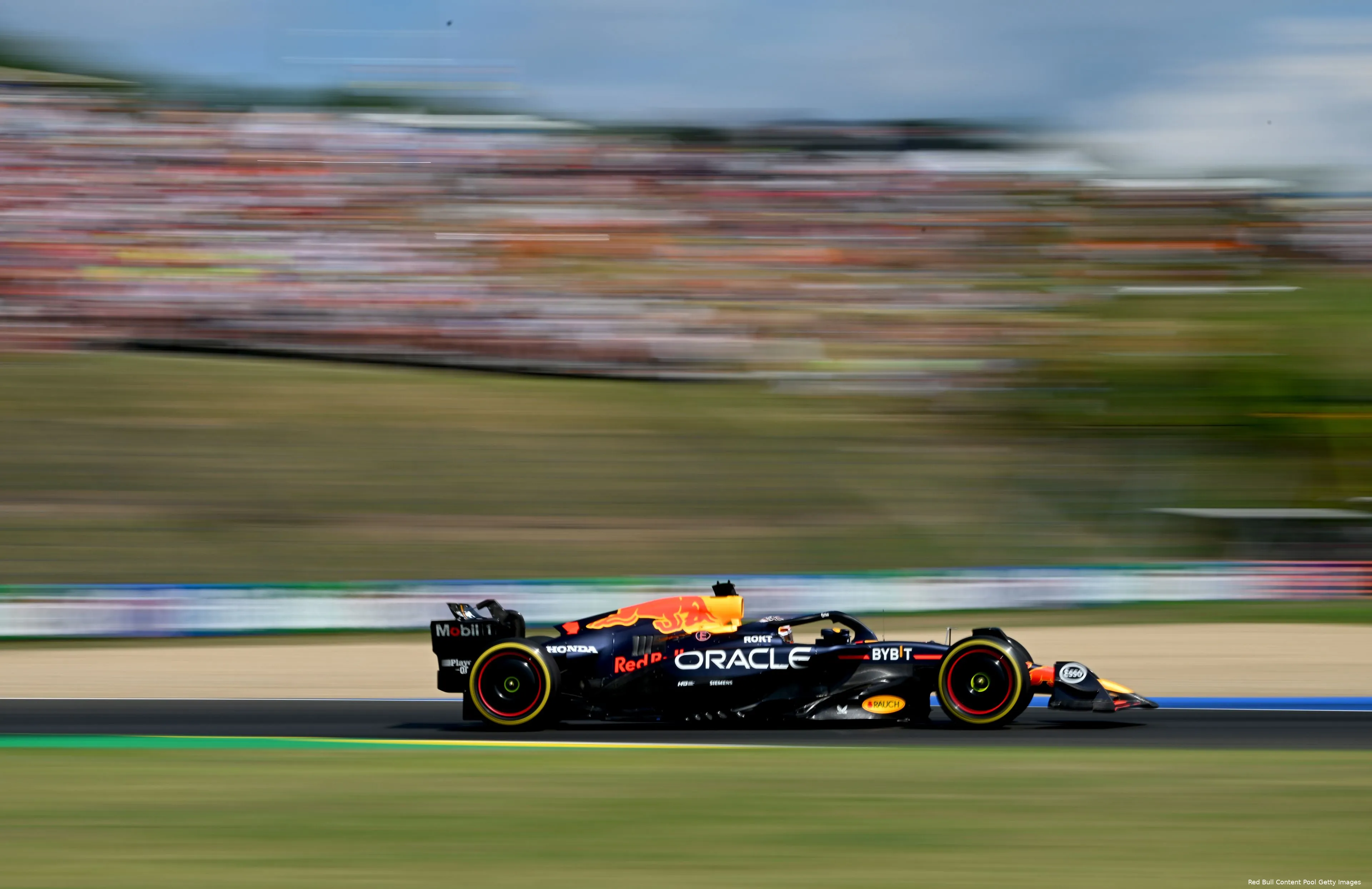 max verstappen racedag hongarije 2024 redbullracing