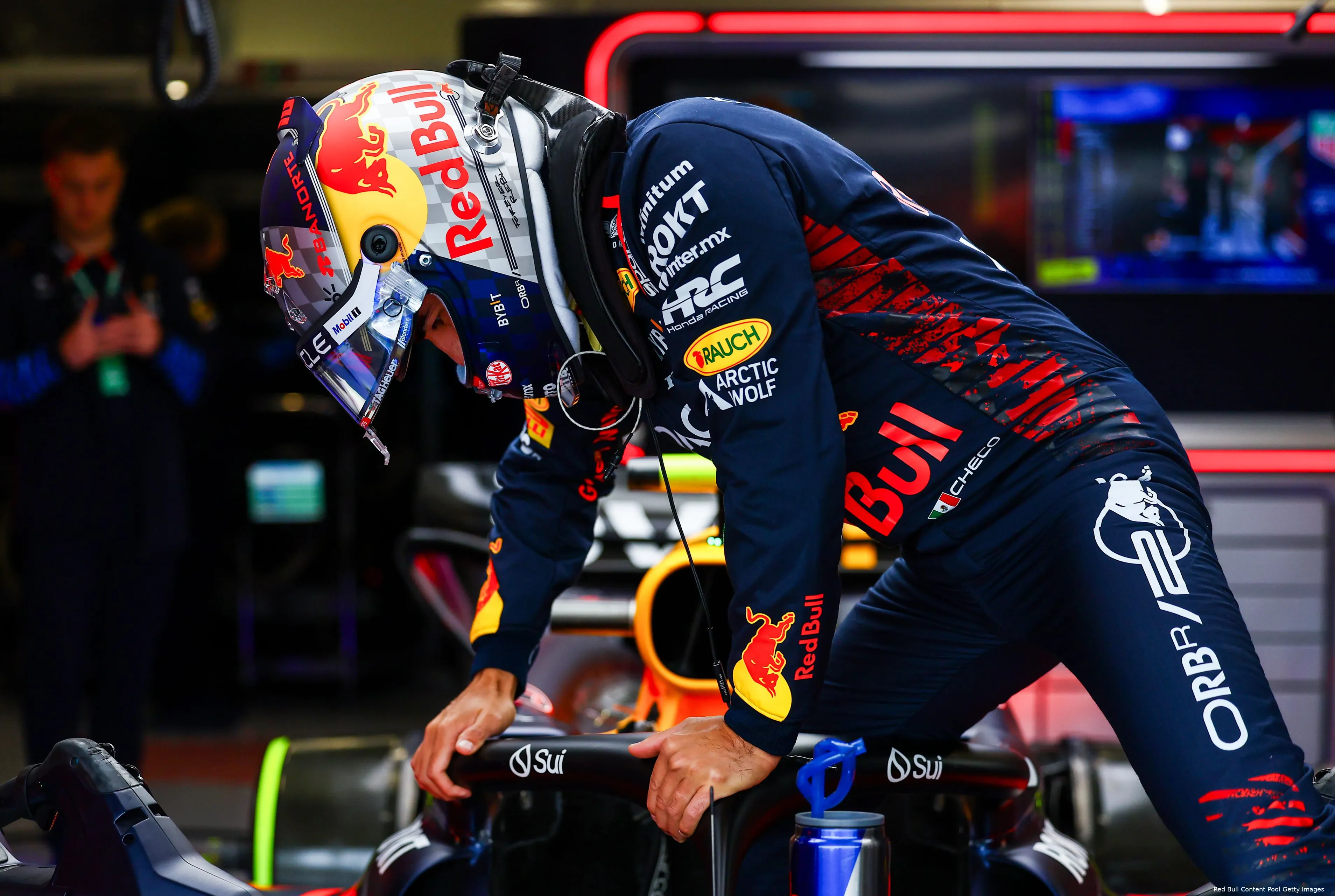 sergio perez silverstone 2024 helm 10