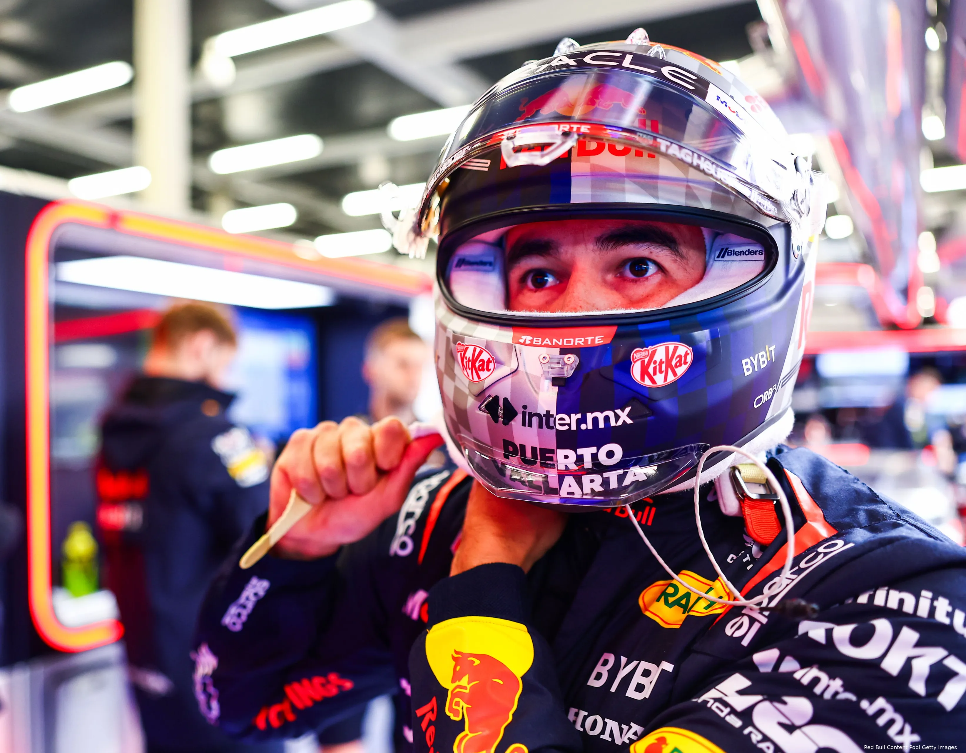 sergio perez silverstone 2024 helm 6