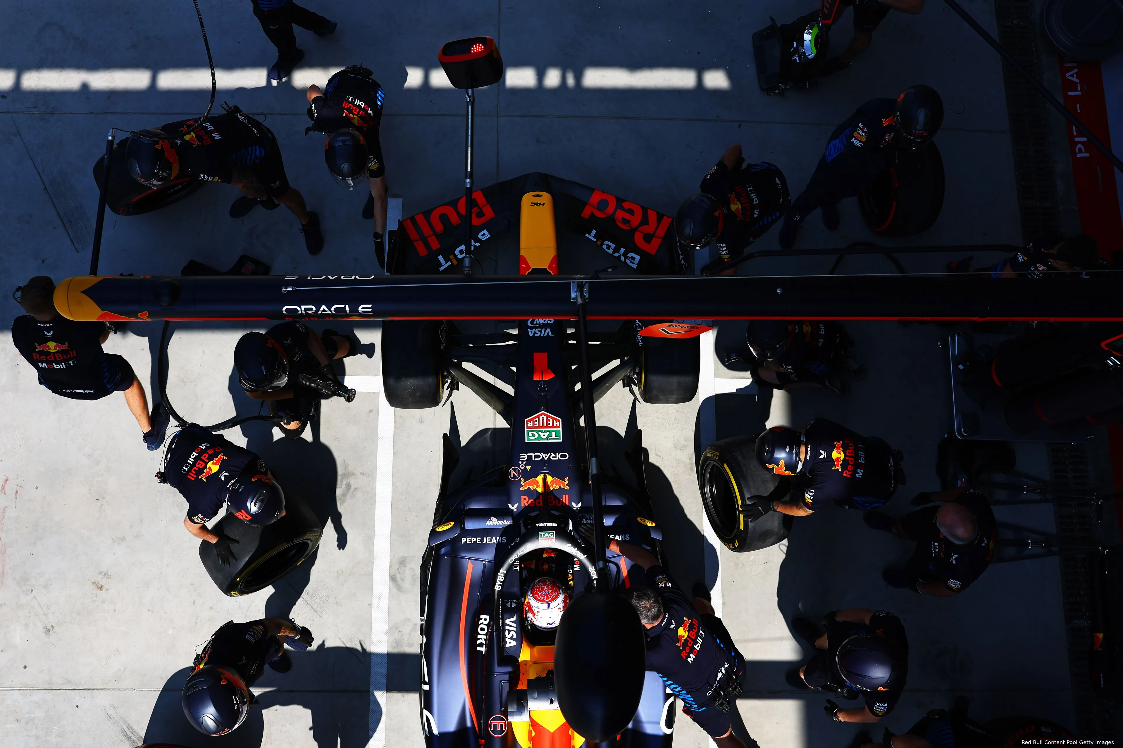 italie monza vt2 red bull racing rb20 max verstappen 1 pitstraat mooi 2