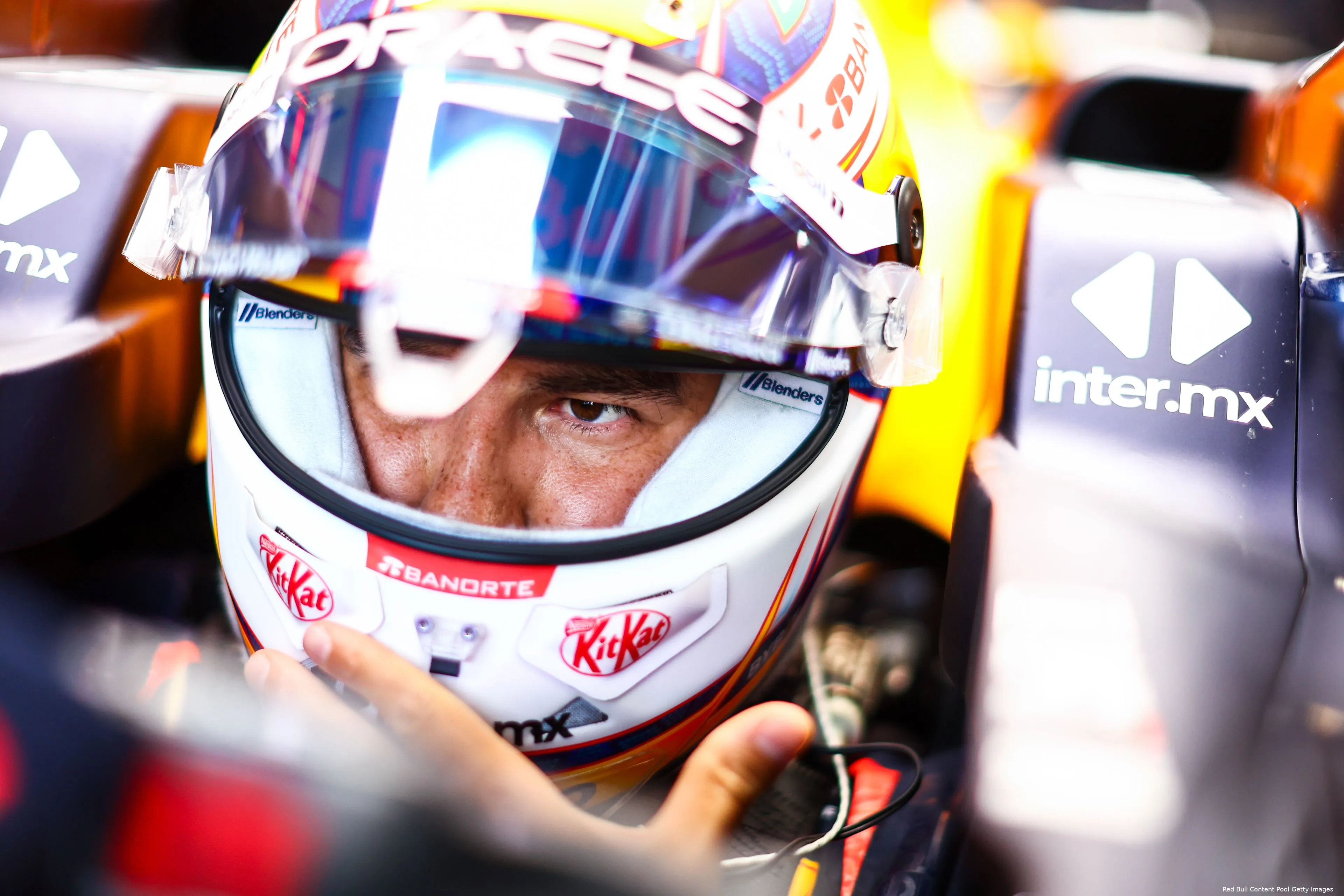sergio perez helm red bull racing italie 13