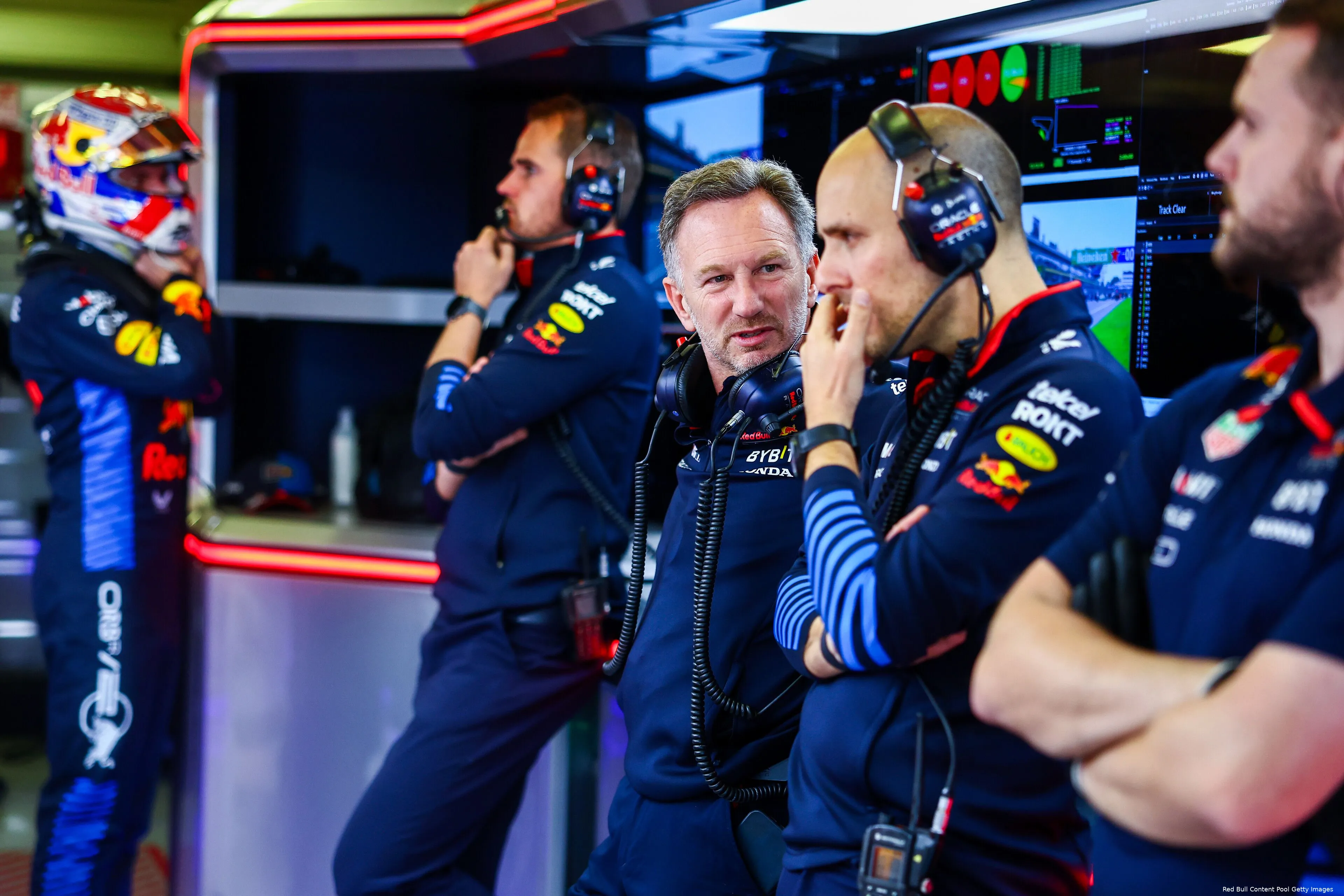 christian horner gianpiero lambiase redbullracing mexico garage