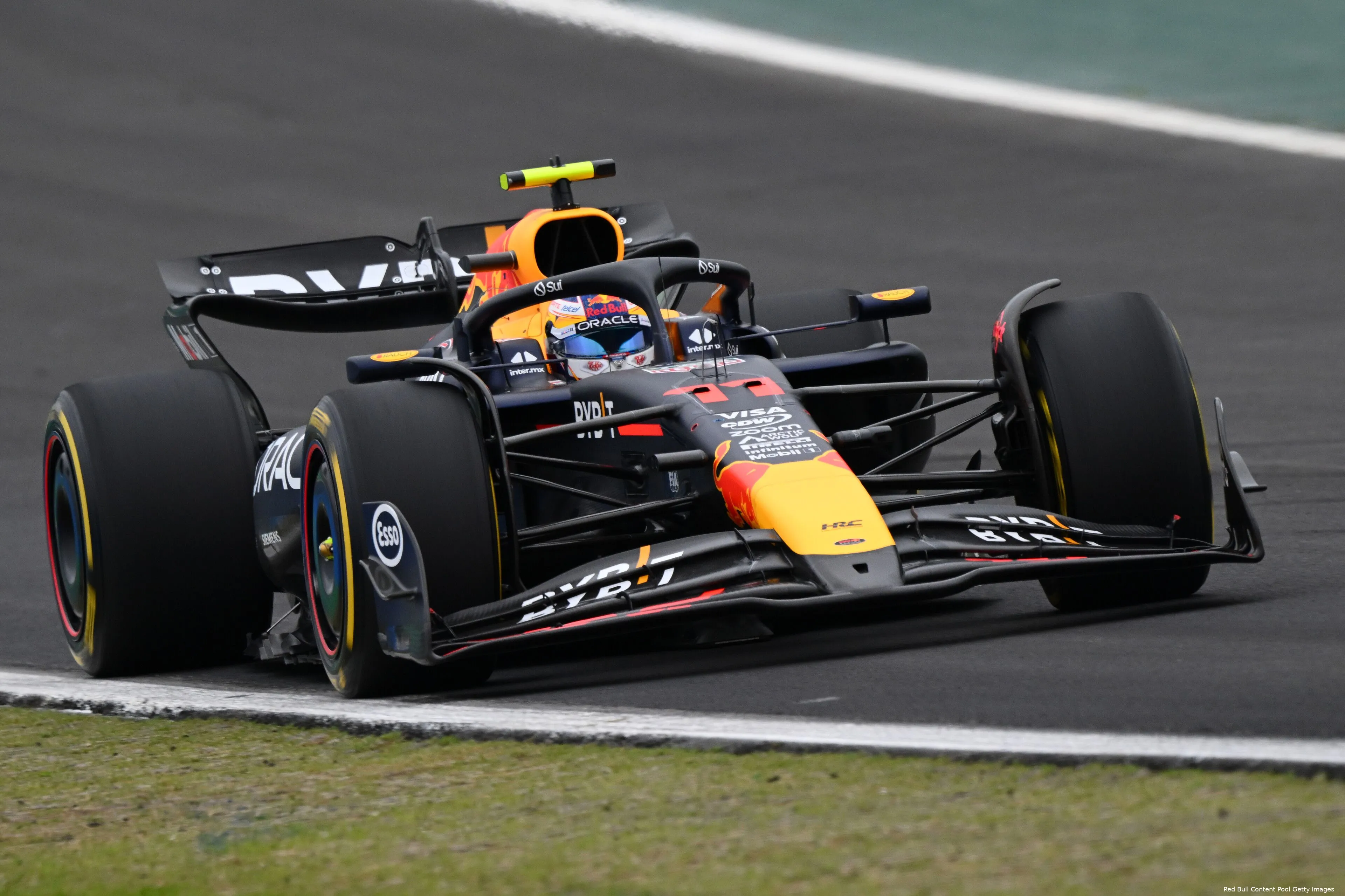 brazilie sao paulo vrijdag red bull racing sergio perez 15