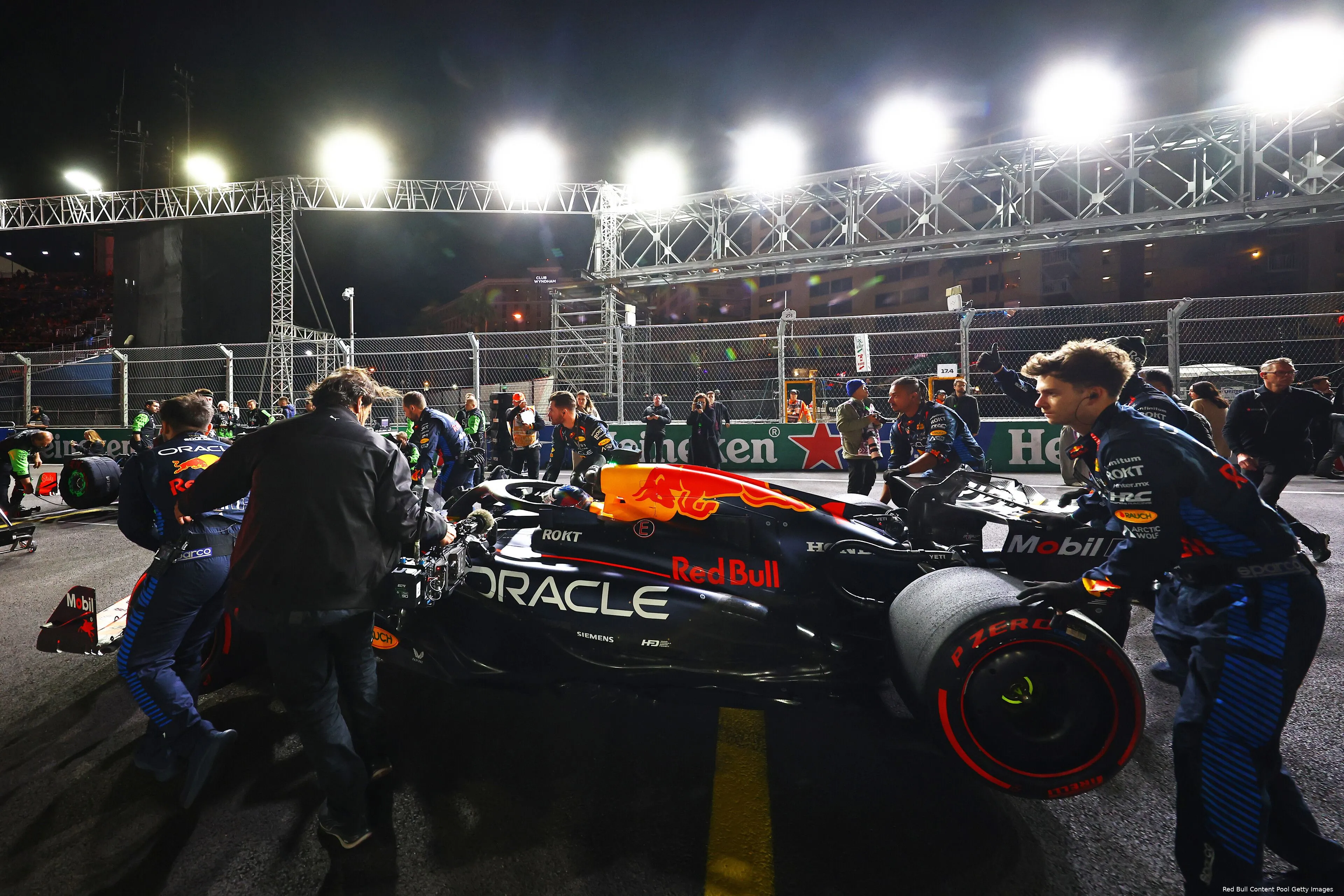 max verstappen red bull racing las vegas 128457129141
