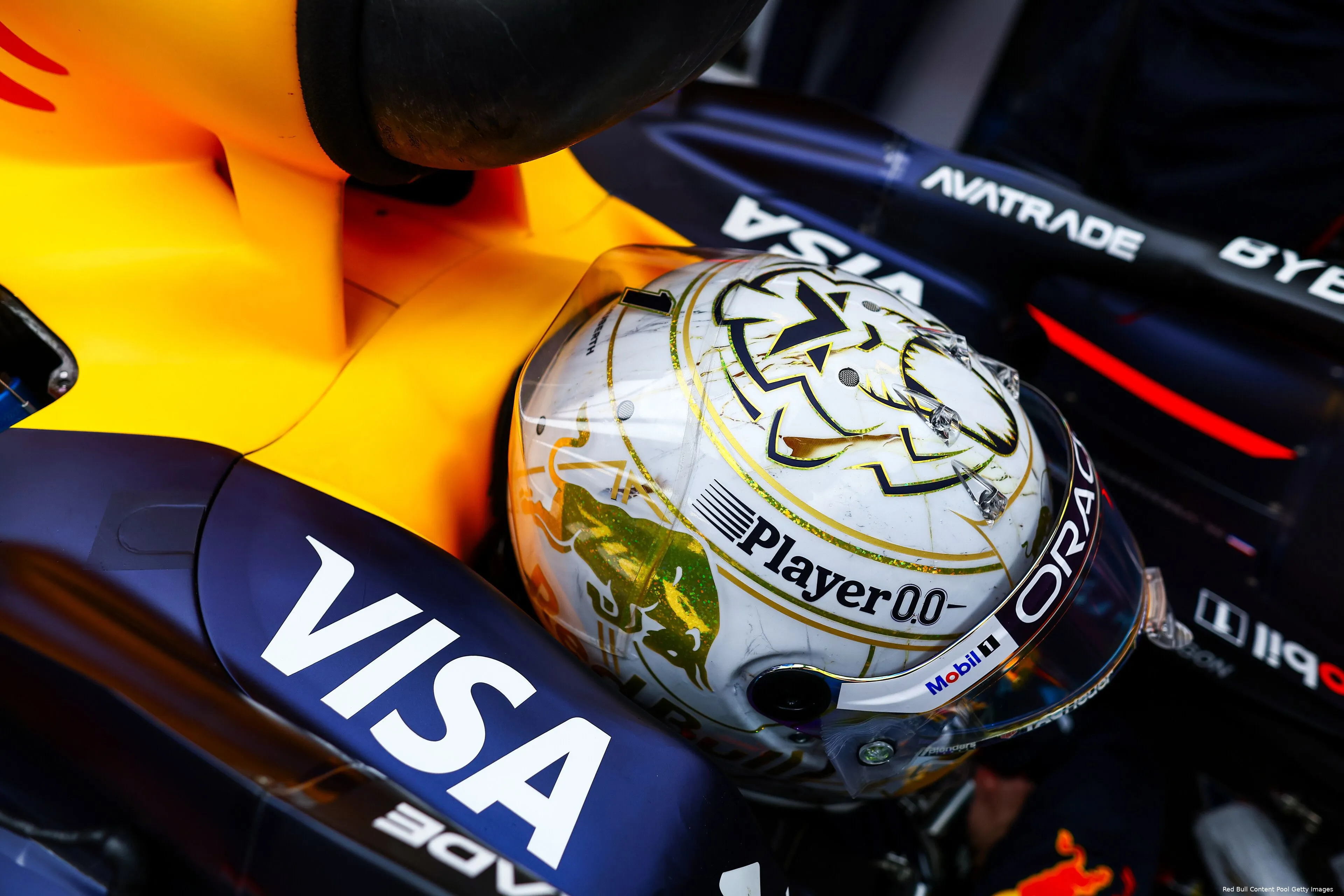 max verstappen helm red bull racing abu dhabi zaterdag helm 1