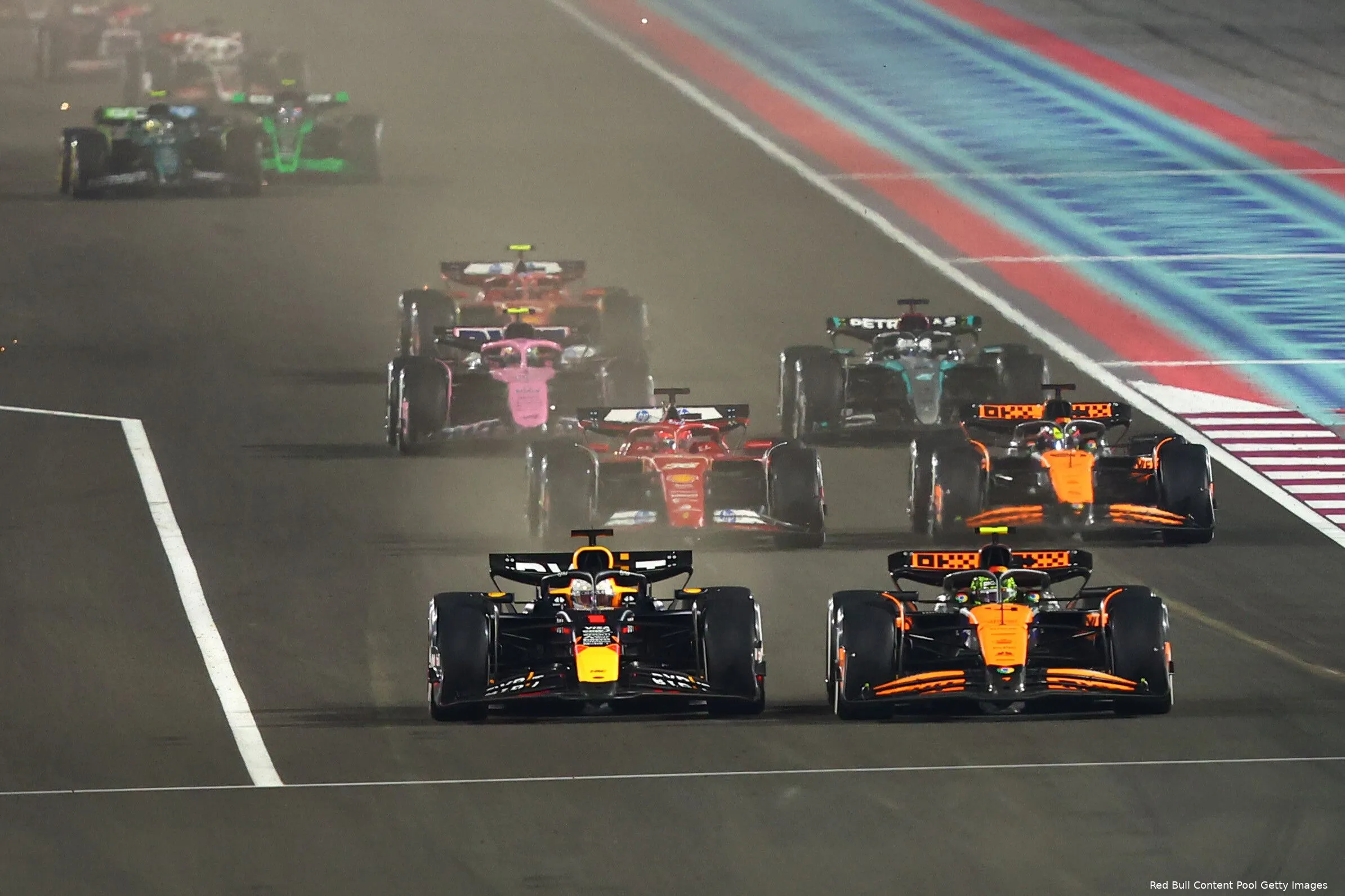 max verstappen lando norris qatar rb20 12 herstart 3