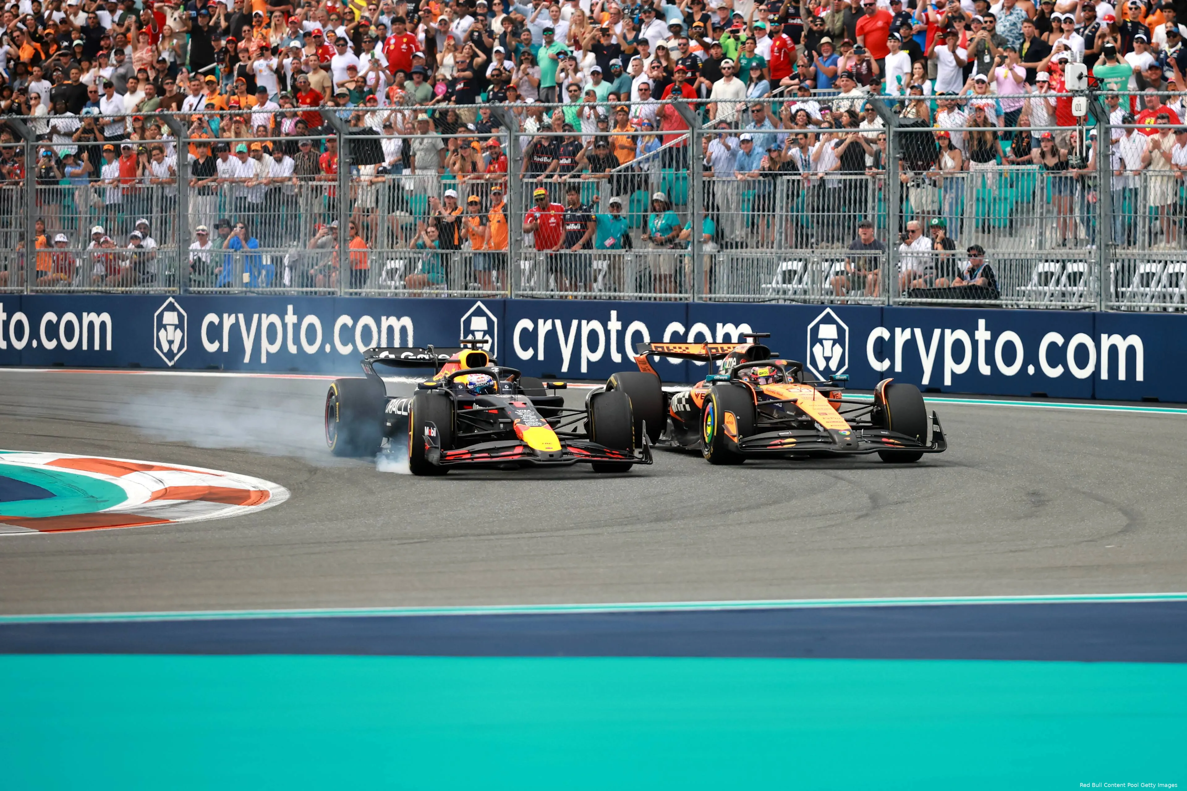 red bull racing max verstappen mclaren oscar piastri gp miami 2025 zondag lock up gevecht
