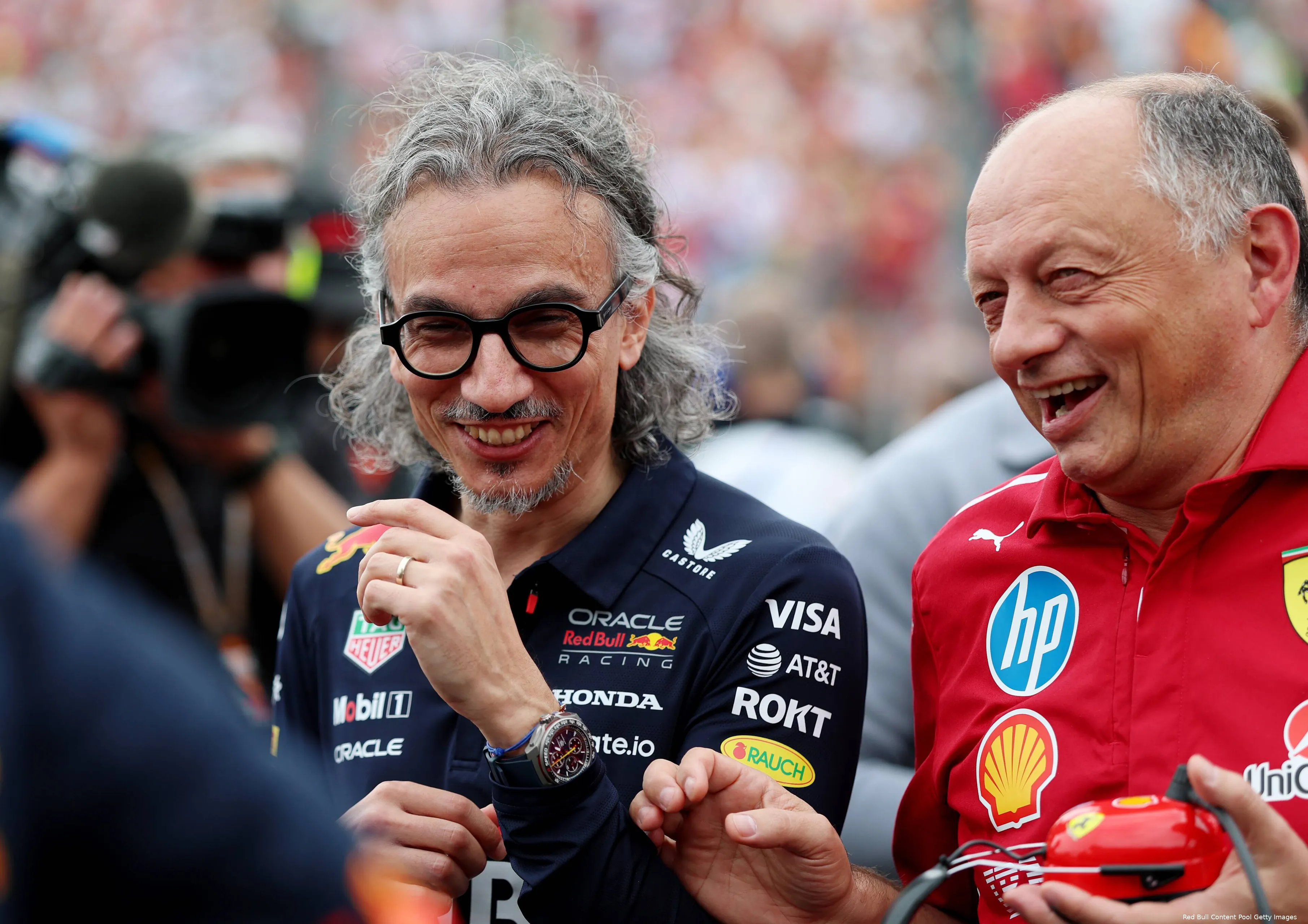 laurent-mekies-fred-vasseur-lachen-grid-zondag