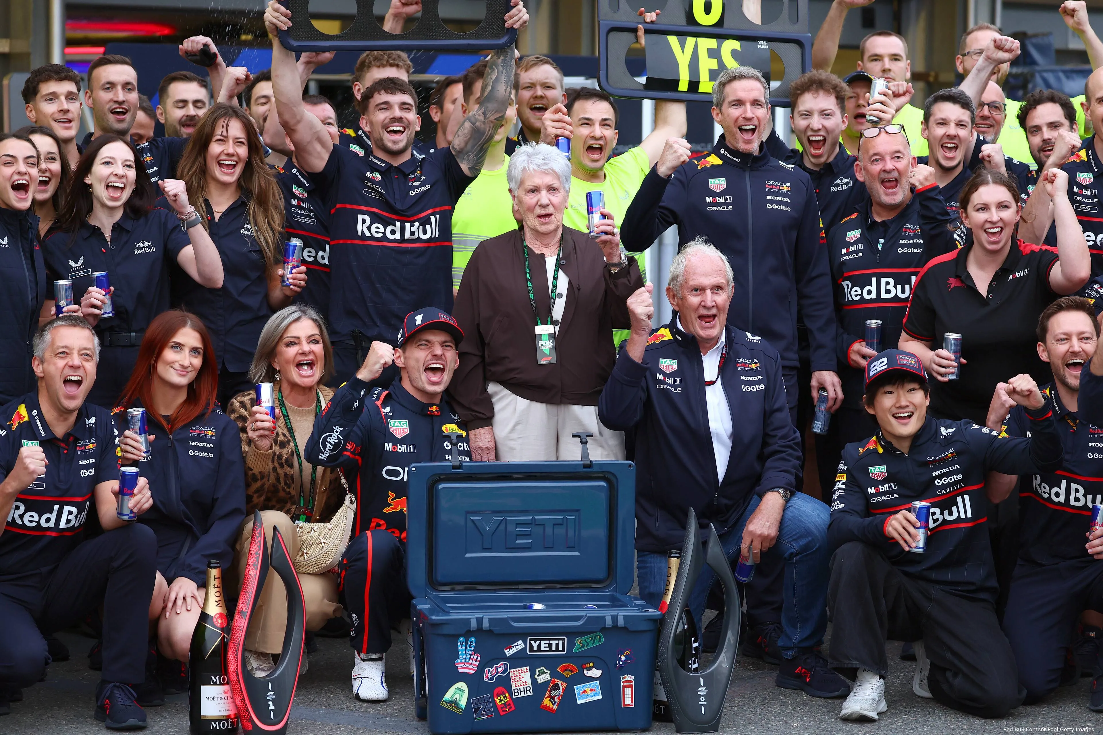 red-bull-racing-max-verstappen-helmut-marko-yuki-tsunoda-oma-gp-azerbeidzjan-2025-zondag-4