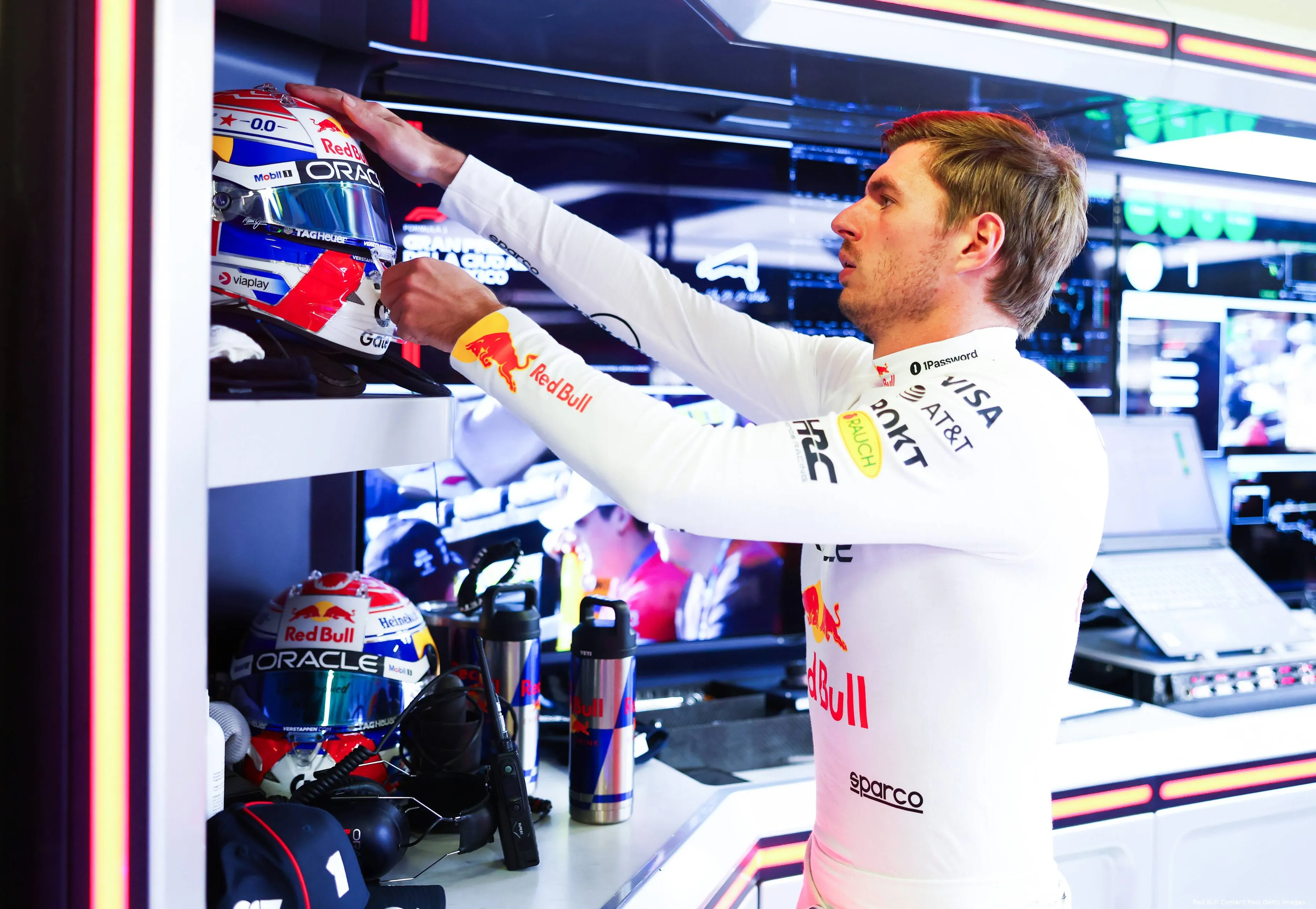 max-verstappen-red-bull-racing-gp-2025-vrijdag