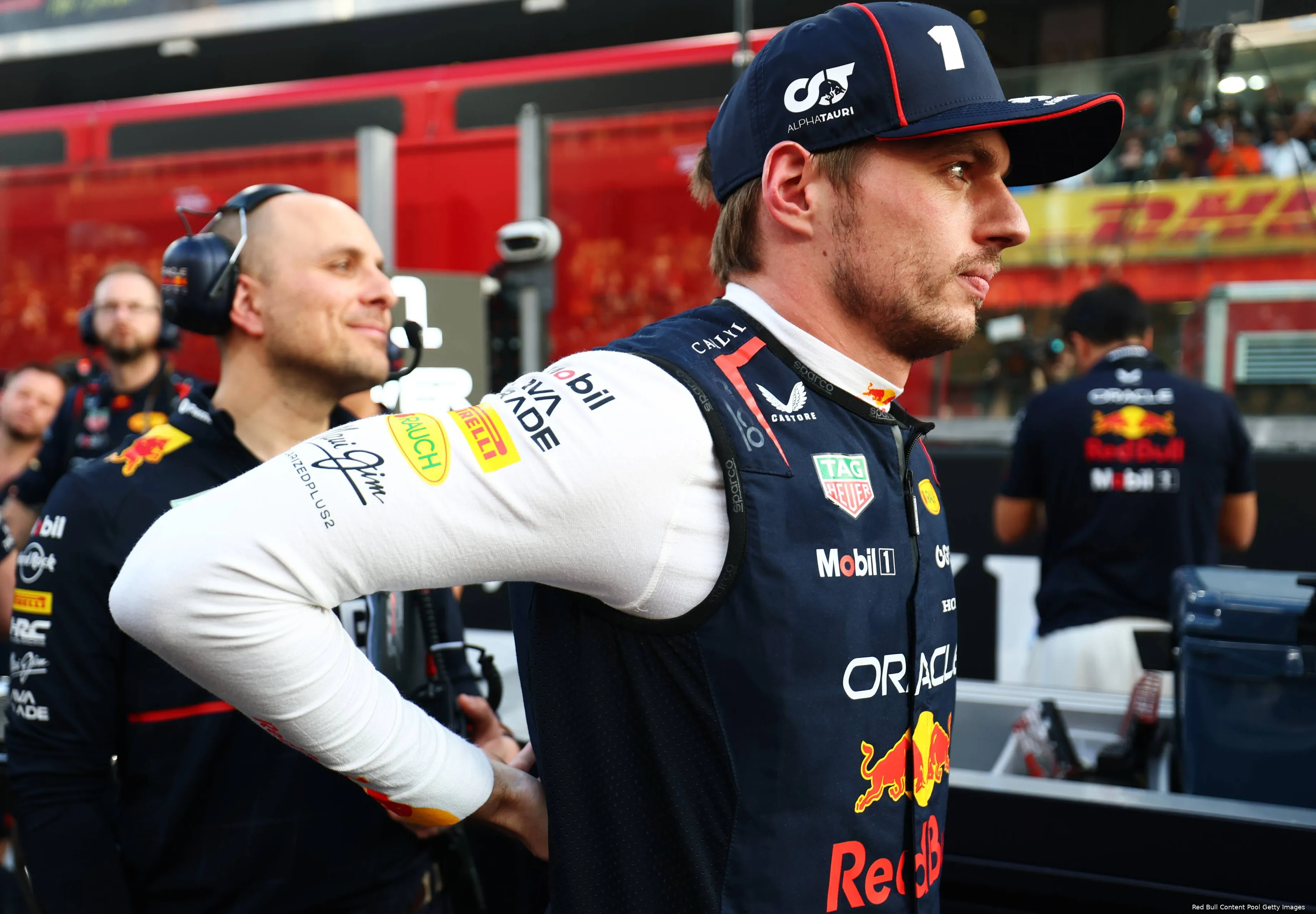 max-verstappen-gianpiero-lambiase-red-bull-racing-gp-abu-dhabi-2025-zondag-2