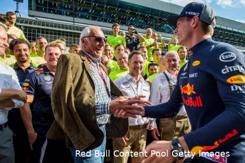 <i>Het overlijden van Red Bull-oprichter Dietrich Mateschitz pauzeerde de gesprekken van de FIA en Red Bull Racing over de budgetovertreding. (Foto: Red Bull Content Pool/Getty Images)</i>
