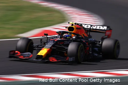 De golvende beweging bij de achtervleugel van de RB16B (Foto: Red Bull Content Pool/Getty Images)