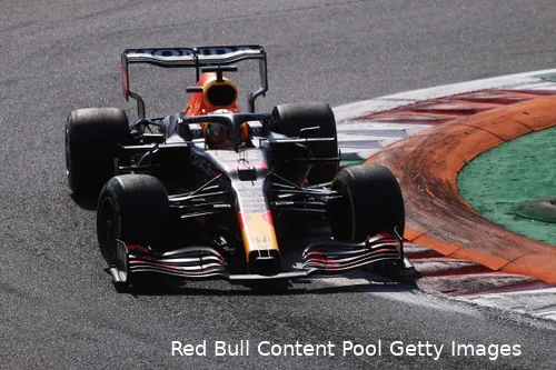 Het kleine oppervlak aan de uiteinden van de achtervleugel zorgen ervoor dat Red Bull minder DRS-oppervlak heeft, dus meer luchtweerstand (Foto: Red Bull Content Pool/Getty Images)