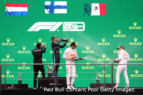 Op het podium in Turkije vierde Bottas zijn enige overwinning&nbsp;