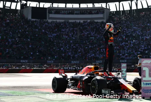 <i>Met de overwinning in Mexico in 2021 leek de titelstrijd haast niet meer mis te kunnen gaan voor Verstappen. (Foto: Red Bull Content Pool)</i>