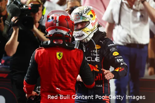<i>Het gevecht tussen Max Verstappen en Charles Leclerc was ook in Saoedi-Arabië zeer spannend. (Foto: Red Bull Content Pool)&nbsp;</i>