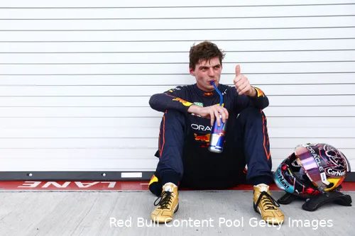 <i>Max Verstappen was helemaal kapot na afloop van de Grand Prix van Miami. (Foto: Red Bull Content Pool)</i>