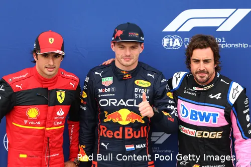 De opkomst van Verstappen en status van Alonso in Spanje hebben Sainz niet geholpen.