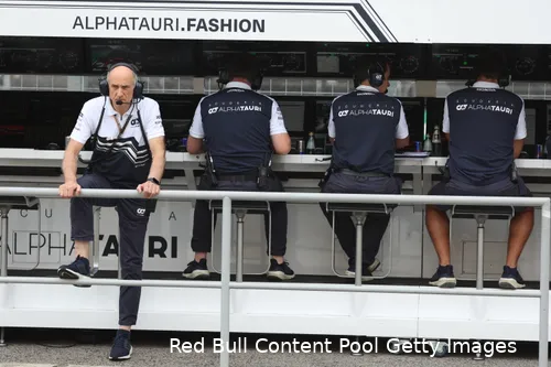 <i>Bij het ploeterende AlphaTauri wijzen de neuzen niet dezelfde kant op (Red Bull Content Pool / Getty Images).</i>