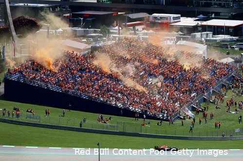 Max Verstappen mag tijdens de Grand Prix van Oostenrijk rekenen op de steun van zo'n zestigduizend Nederlandse fans op de Red Bull Ring.