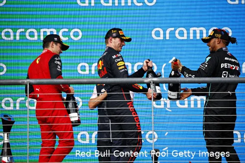 Bij de Grand Prix van de Verenigde Staten 2022 deelde Charles Leclerc het podium met winnaar Max Verstappen en Lewis Hamilton (P2)