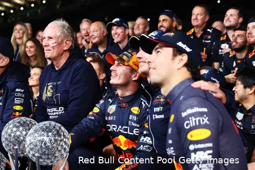 Max Verstappen viert zijn tweede F1-wereldtitel met Red Bull Racing na de Grand Prix van Japan 2022 op het Suzuka Circuit.