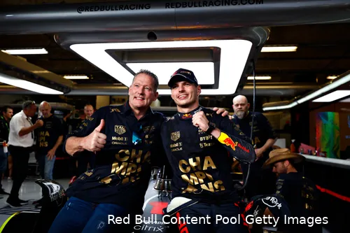 Verstappen en zijn vader lijken een onafscheidelijke band te hebben. (Foto: Red Bull Content Pool/Getty Images)