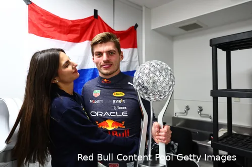 kelly piquet max verstappen red bull racing f1 gp japan 2022