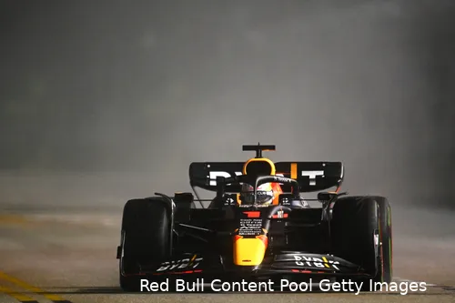 Verstappen had het lastig in het middenveld van de Grand Prix van Singapore 2022.